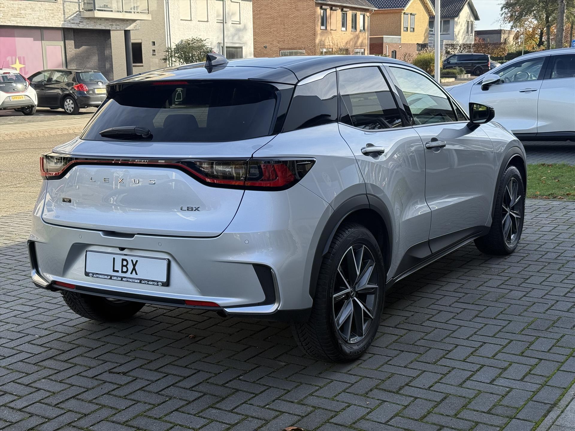 Lexus LBX 1.5 Hybrid Emotion Tech Pack | Leer, Elektrische achterklep, Keyless, Stoel + Stuurverwarming, 18 inch, Privacy glass 47576006-1.jpg | Autobedrijf Gielen