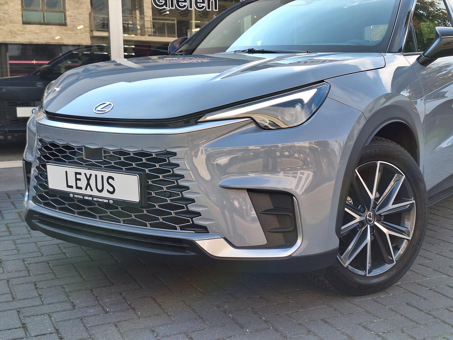 Lexus LBX 1.5 Hybrid Emotion Tech Pack | Leer, Elektrische achterklep, Keyless, Stoel + Stuurverwarming, 18 inch, Privacy glass 47576006-2.jpg | Autobedrijf Gielen