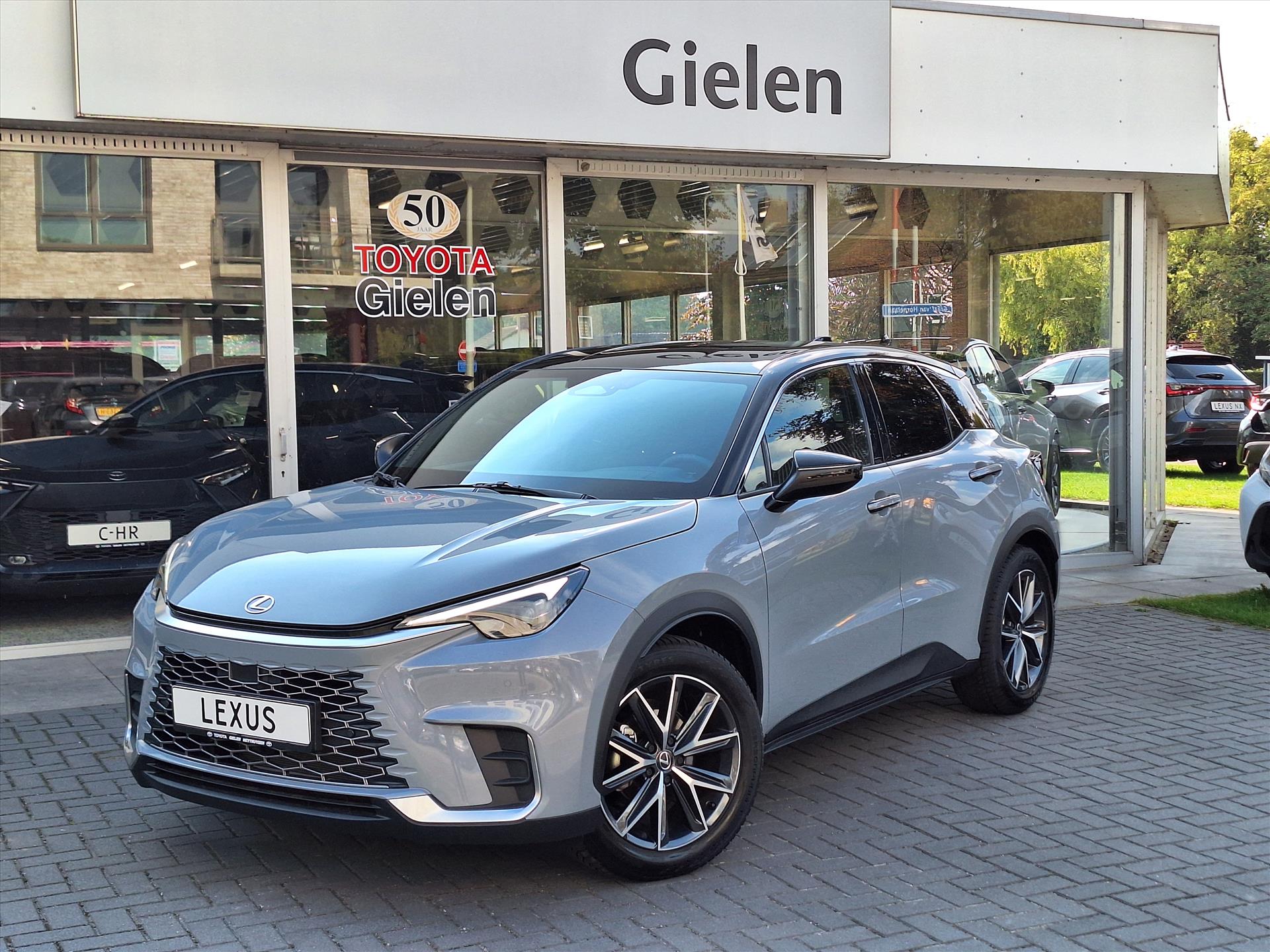 Lexus LBX 1.5 Hybrid Emotion Tech Pack | Leer, Elektrische achterklep, Keyless, Stoel + Stuurverwarming, 18 inch, Privacy glass 47576007-2.jpg | Autobedrijf Gielen