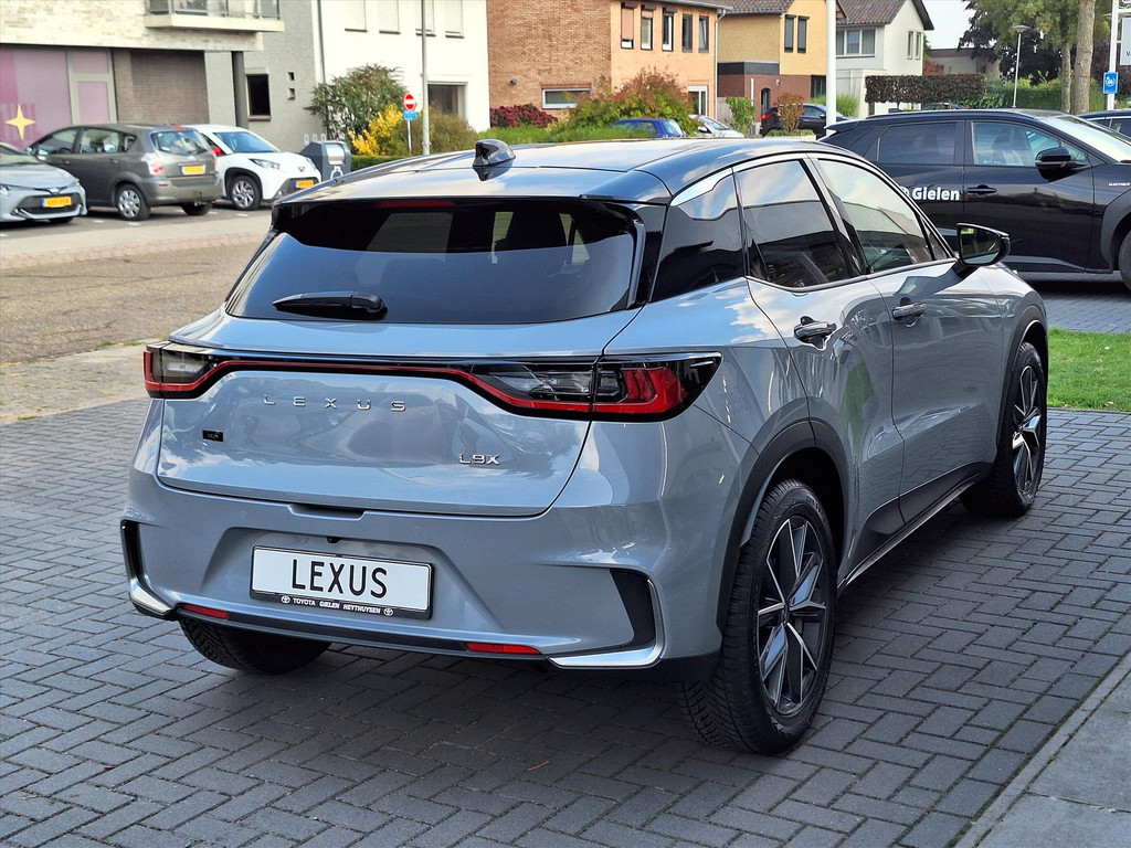 Lexus LBX 1.5 Hybrid Emotion Tech Pack | Leer, Elektrische achterklep, Keyless, Stoel + Stuurverwarming, 18 inch, Privacy glass 47576007-4.jpg | Autobedrijf Gielen