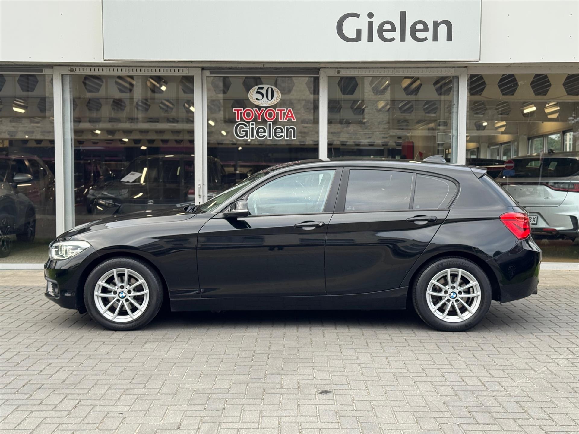 BMW 1-Serie (f20) 118i Automaat Corporate Lease High Executive | Navigatie, Leer, Stoelverwarming, LED, Parkeersensoren 47593961-1.jpg | Autobedrijf Gielen