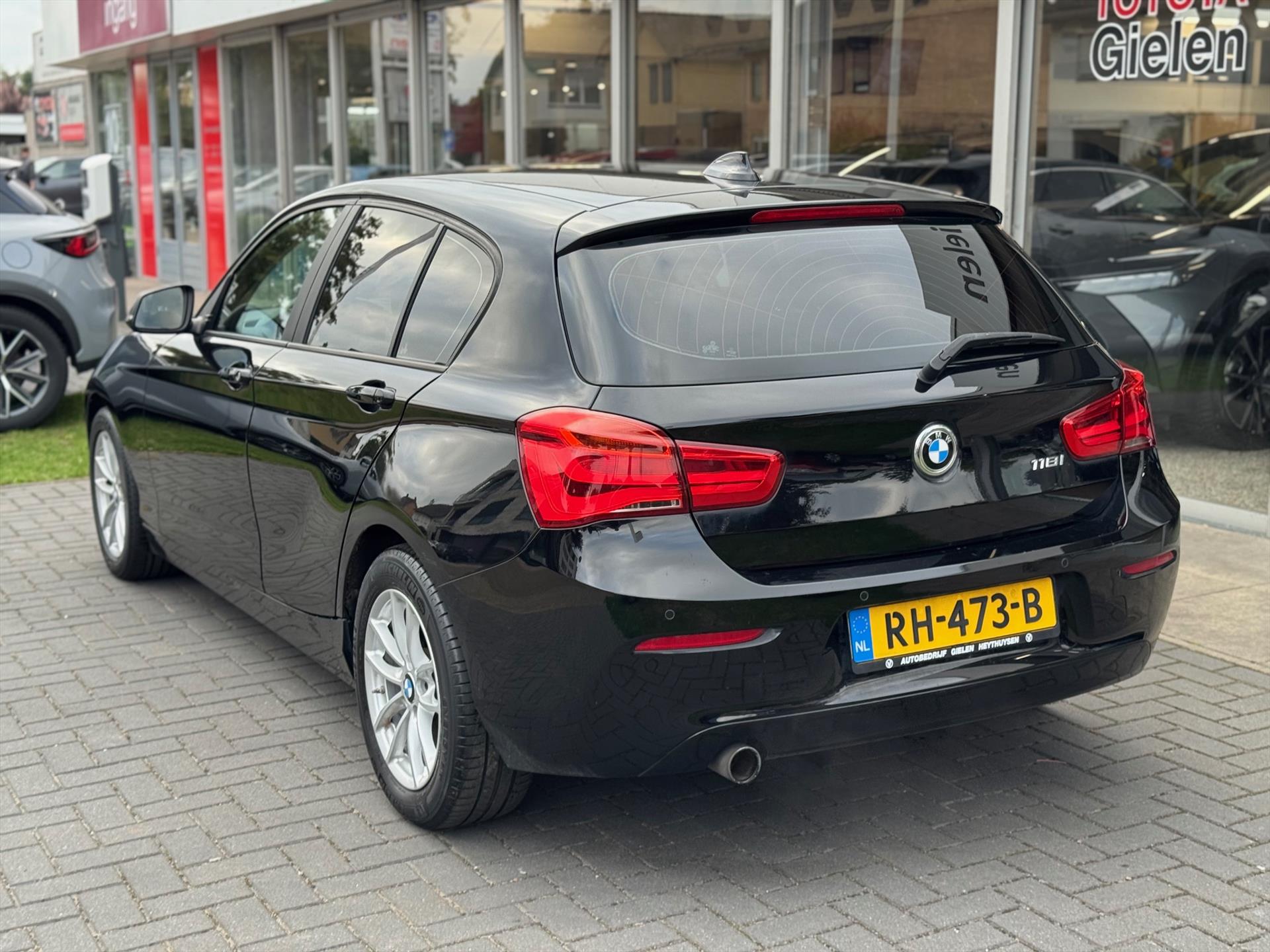 BMW 1-Serie (f20) 118i Automaat Corporate Lease High Executive | Navigatie, Leer, Stoelverwarming, LED, Parkeersensoren 47593961-2.jpg | Autobedrijf Gielen