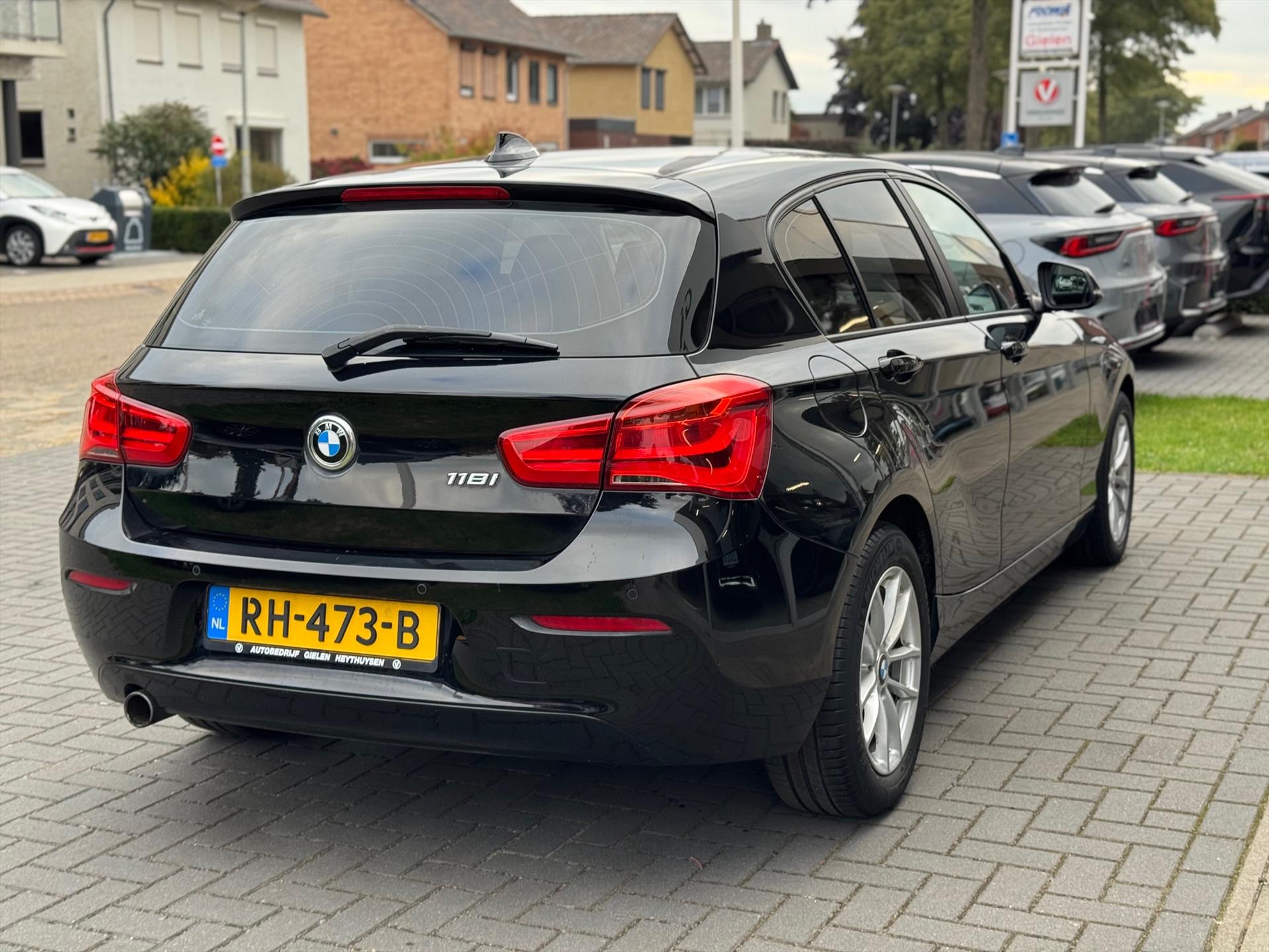 BMW 1-Serie (f20) 118i Automaat Corporate Lease High Executive | Navigatie, Leer, Stoelverwarming, LED, Parkeersensoren 47593961-3.jpg | Autobedrijf Gielen