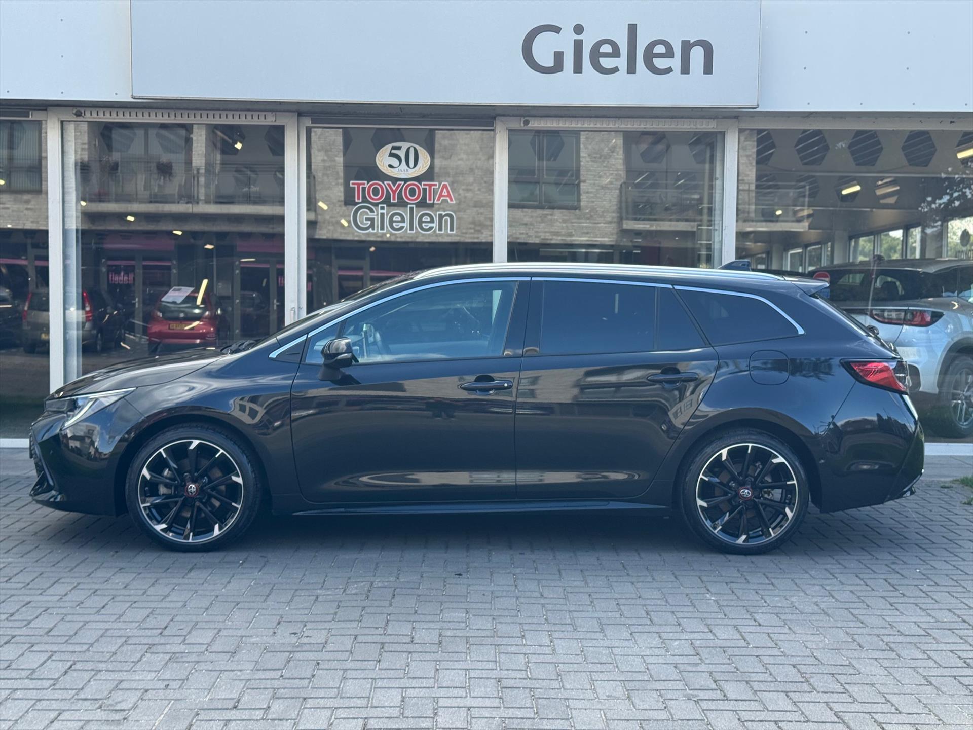 Toyota Corolla Touring Sports 2.0 Hybrid GR Sport PLUS | Eerste eigenaar, JBL, Dodehoekherkenning, Parkeersensoren, Head up display 47674735-2.jpg | Autobedrijf Gielen