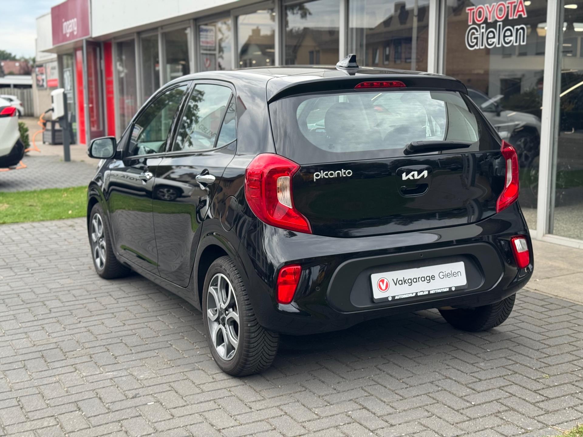 Kia Picanto 1.2 Automaat 5-Zits DynamicLine | Parkeersensoren, Stoel + Stuurverwarming, Lichtmetalen velgen, Cruise control, CarPlay 47727429-2.jpg | Autobedrijf Gielen