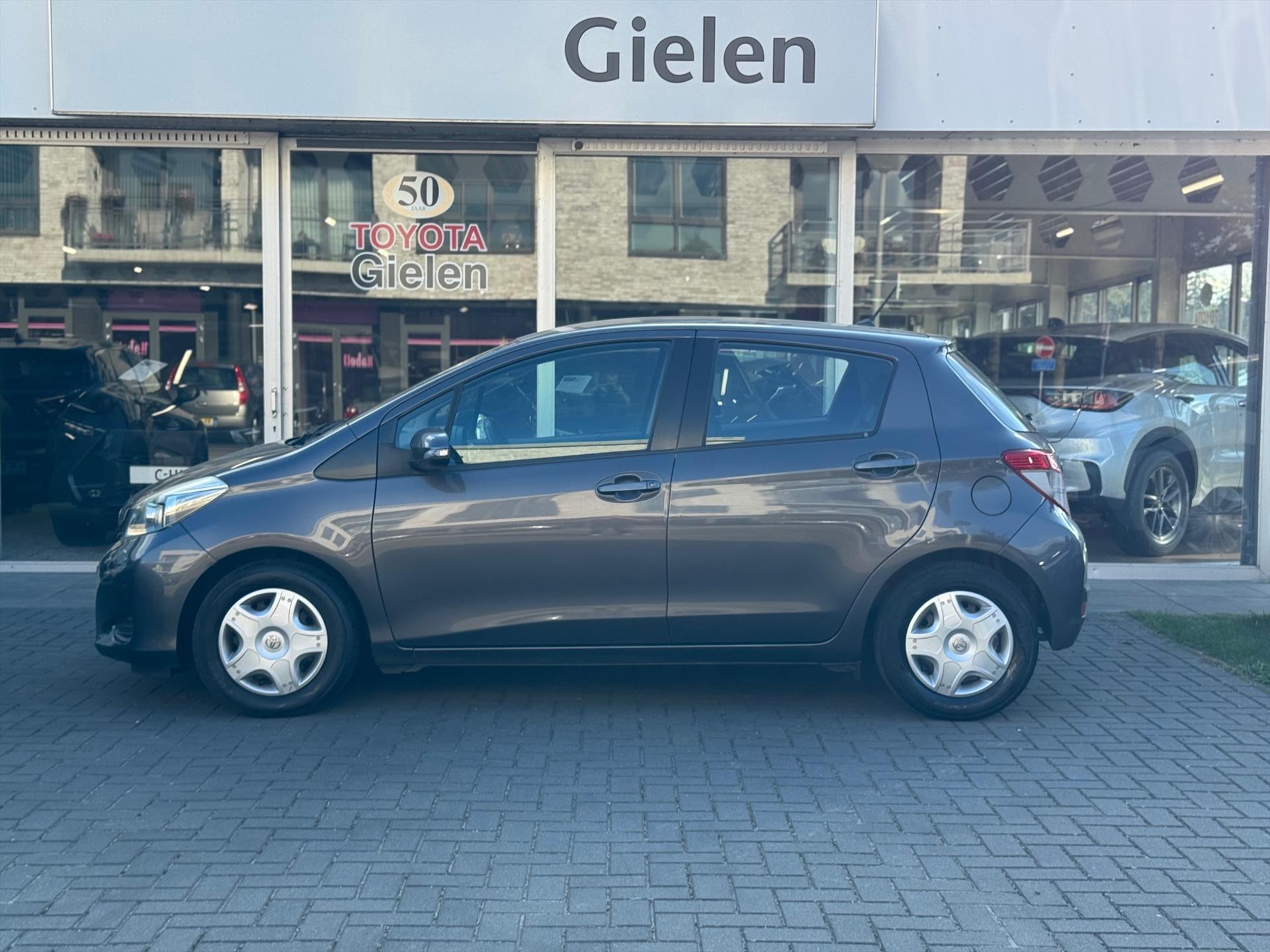Toyota Yaris 1.0 VVT-i 5D Aspiration | Nieuw geleverd & onderhouden, Parkeercamera, Airconditioning, Centrale deurvergrendeling, Bluetooth 47782370-2.jpg | Autobedrijf Gielen