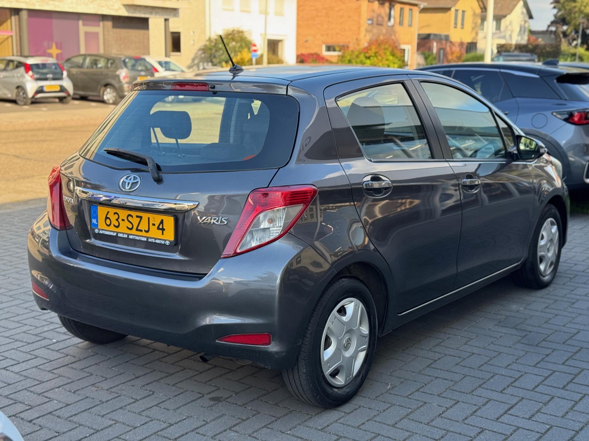 Toyota Yaris 1.0 VVT-i 5D Aspiration | Nieuw geleverd & onderhouden, Parkeercamera, Airconditioning, Centrale deurvergrendeling, Bluetooth 47782370-4.jpg | Autobedrijf Gielen
