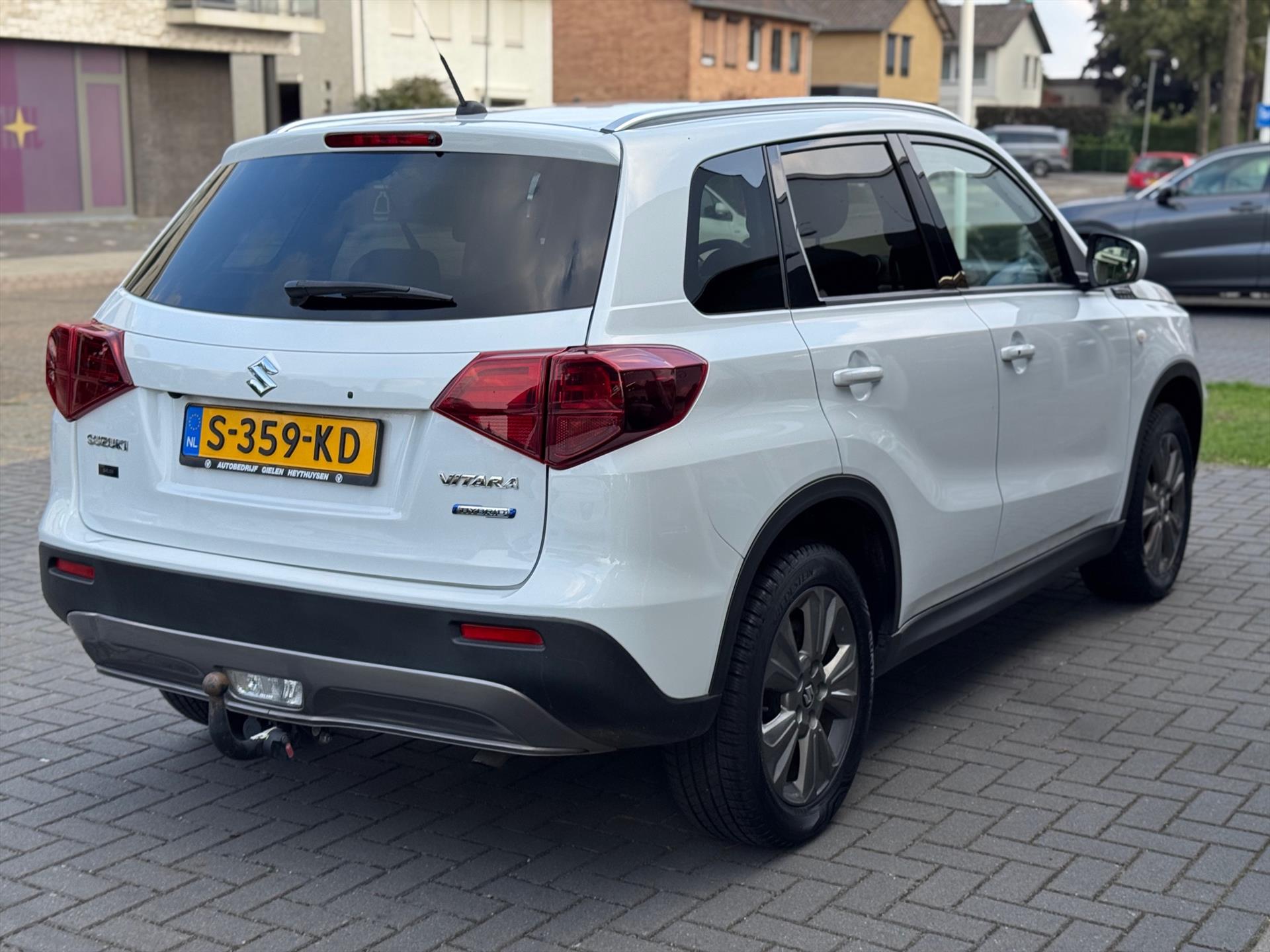 Suzuki Vitara 1.4 Boosterjet Smart Hybrid Automaat Select | Trekhaak, Apple CarPlay/Android Auto, Stoelverwarming, Adaptive cruise control, 1. 47830302-3.jpg | Autobedrijf Gielen