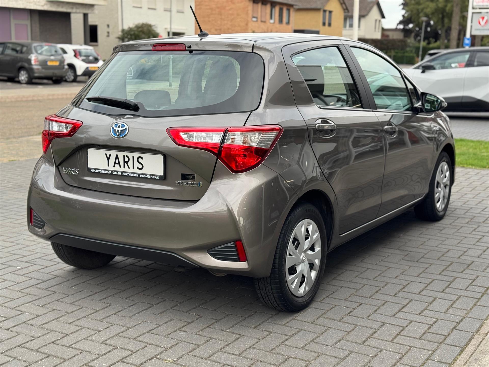 Toyota Yaris 1.5 Hybrid Active Plus | Navigatie, Startknop, Cruise control, Parkeercamera, Bluetooth, Climate control 47856756-4.jpg | Autobedrijf Gielen