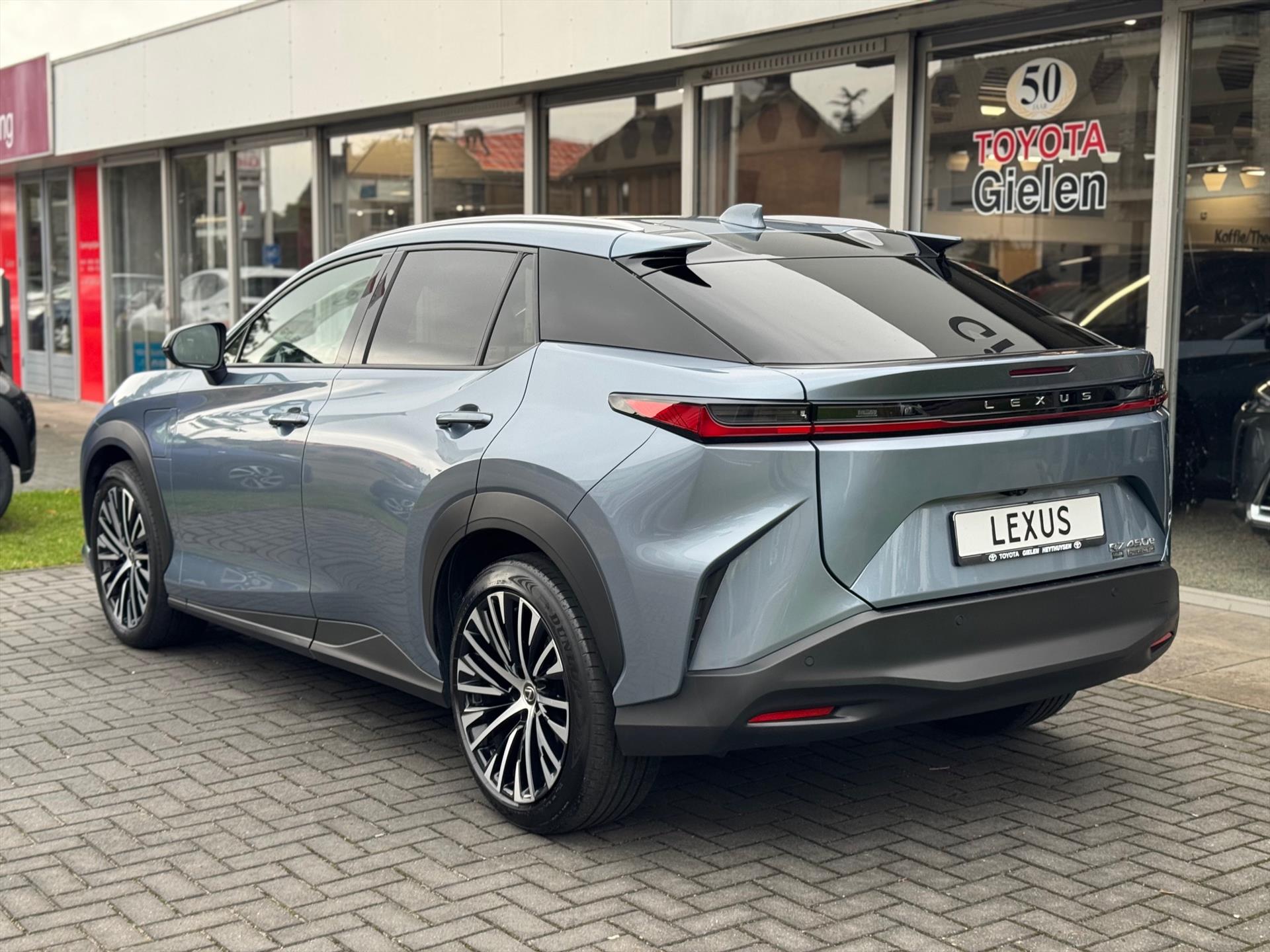 Lexus RZ 450e 313PK AWD Executive Line | Eerste eigenaar, Leer, Stoelverwarming, Dodehoekherkenning, Parkeersensoren, Groot scherm 47857692-2.jpg | Autobedrijf Gielen