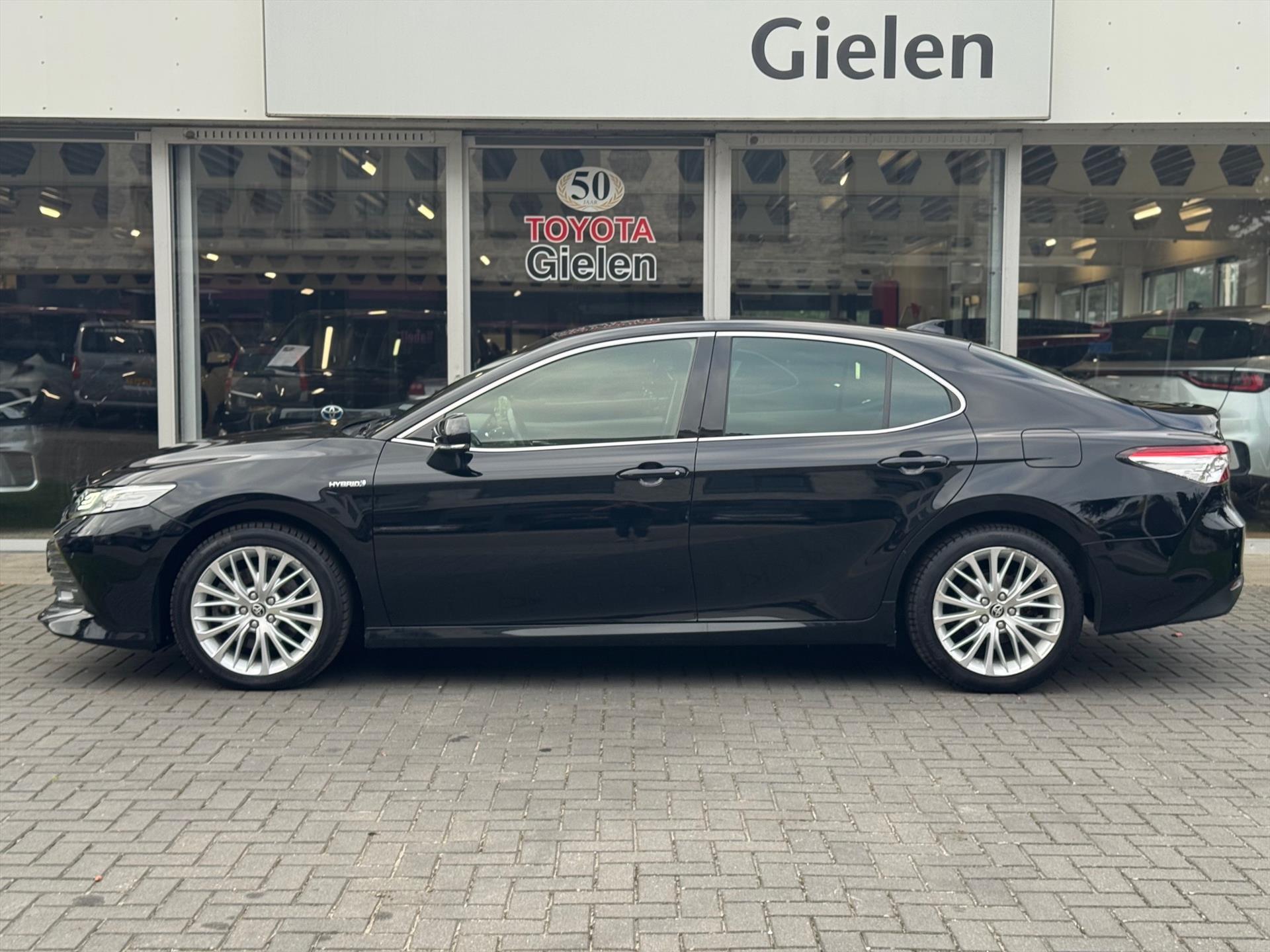 Toyota Camry 2.5 Hybrid Executive | Leer, Stoelverwarming, Elektrische achterklep, Dodehoekherkenning, Parkeersensoren, 18 inch, Keyless 47868855-2.jpg | Autobedrijf Gielen