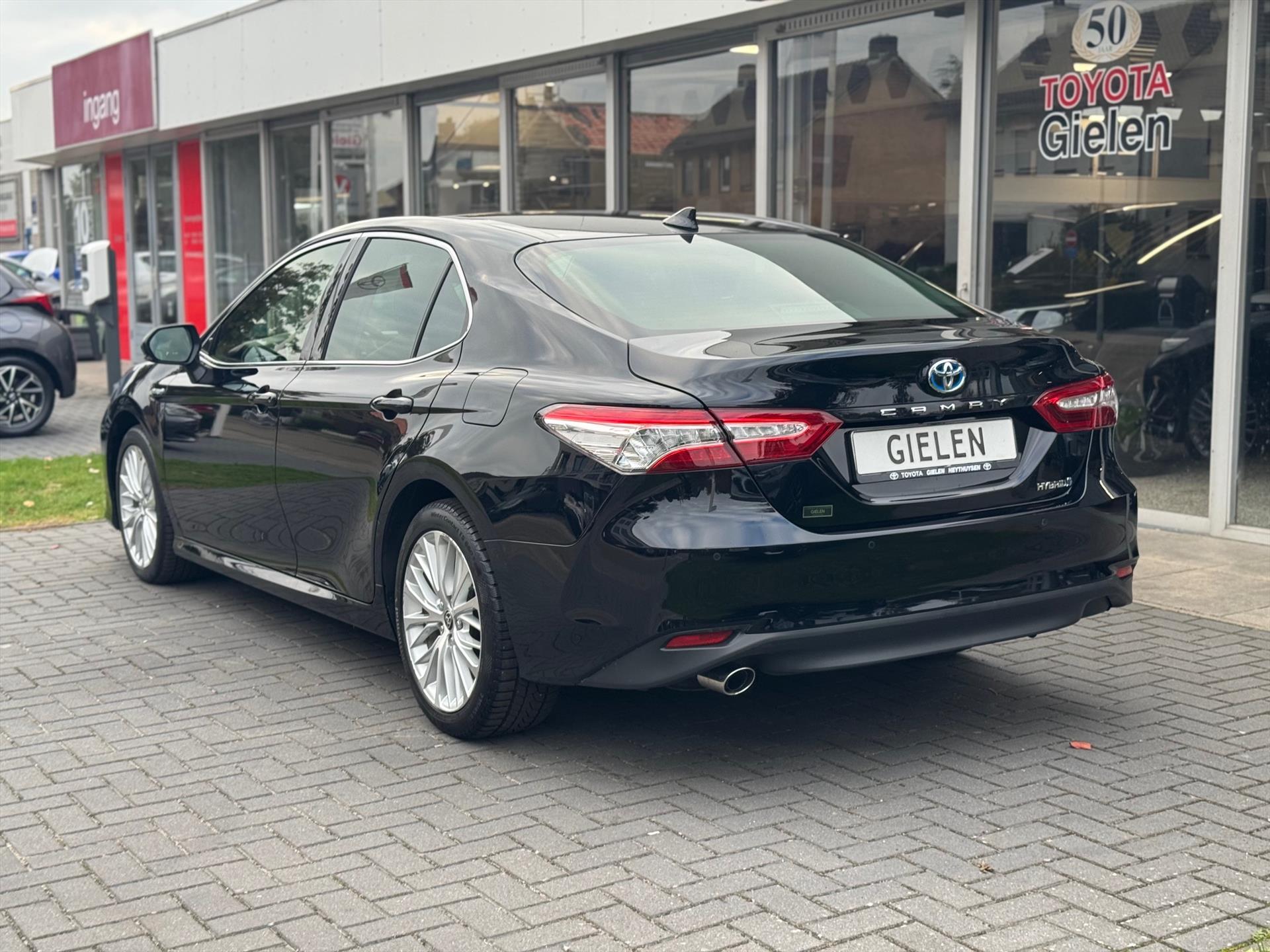 Toyota Camry 2.5 Hybrid Executive | Leer, Stoelverwarming, Elektrische achterklep, Dodehoekherkenning, Parkeersensoren, 18 inch, Keyless 47868855-3.jpg | Autobedrijf Gielen