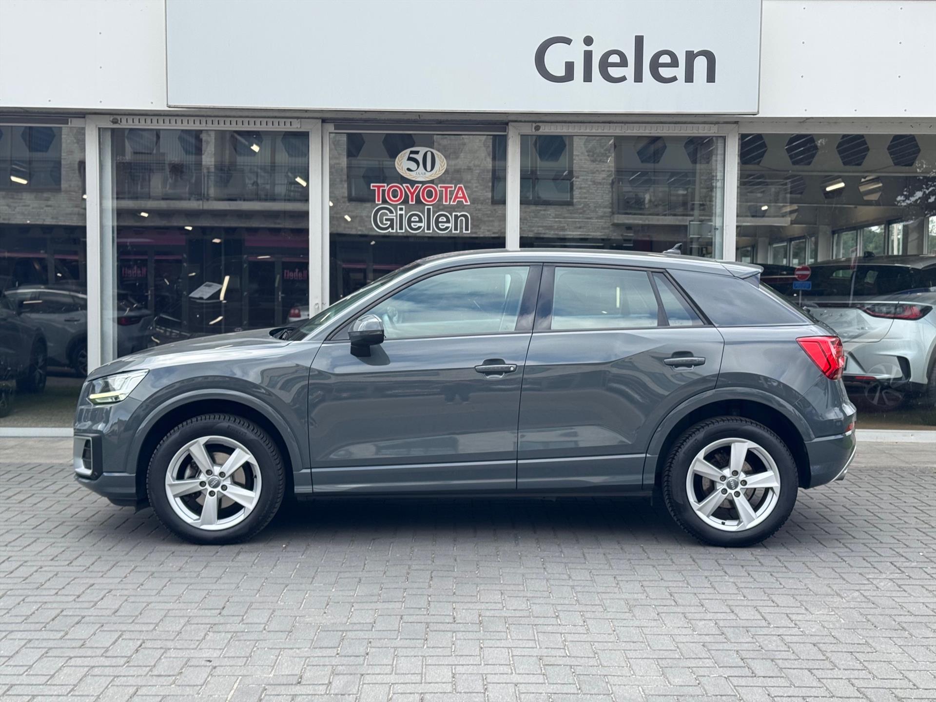 Audi Q2 35 TFSI 150pk S tronic | Navigatie, Parkeersensoren, Parkeercamera, Stoelverwarming, Startknop, 17 inch, Cruise control 47873784-1.jpg | Autobedrijf Gielen