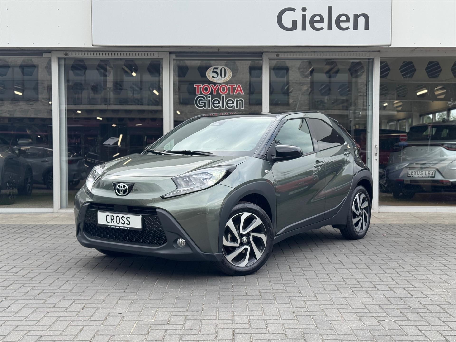 Toyota Aygo X 1.0 VVT-i Pulse Bi-Tone Automaat | 17 inch, Privacy glass, Apple CarPlay/Android Auto, Adaptive cruise control 47917067-0.jpg | Autobedrijf Gielen