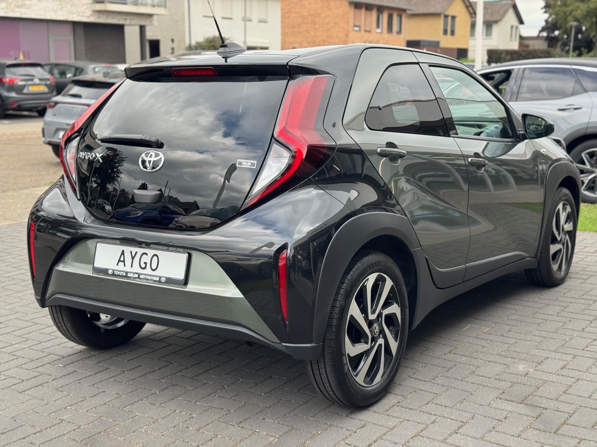 Toyota Aygo X 1.0 VVT-i Pulse Bi-Tone Automaat | 17 inch, Privacy glass, Apple CarPlay/Android Auto, Adaptive cruise control 47917067-4.jpg | Autobedrijf Gielen