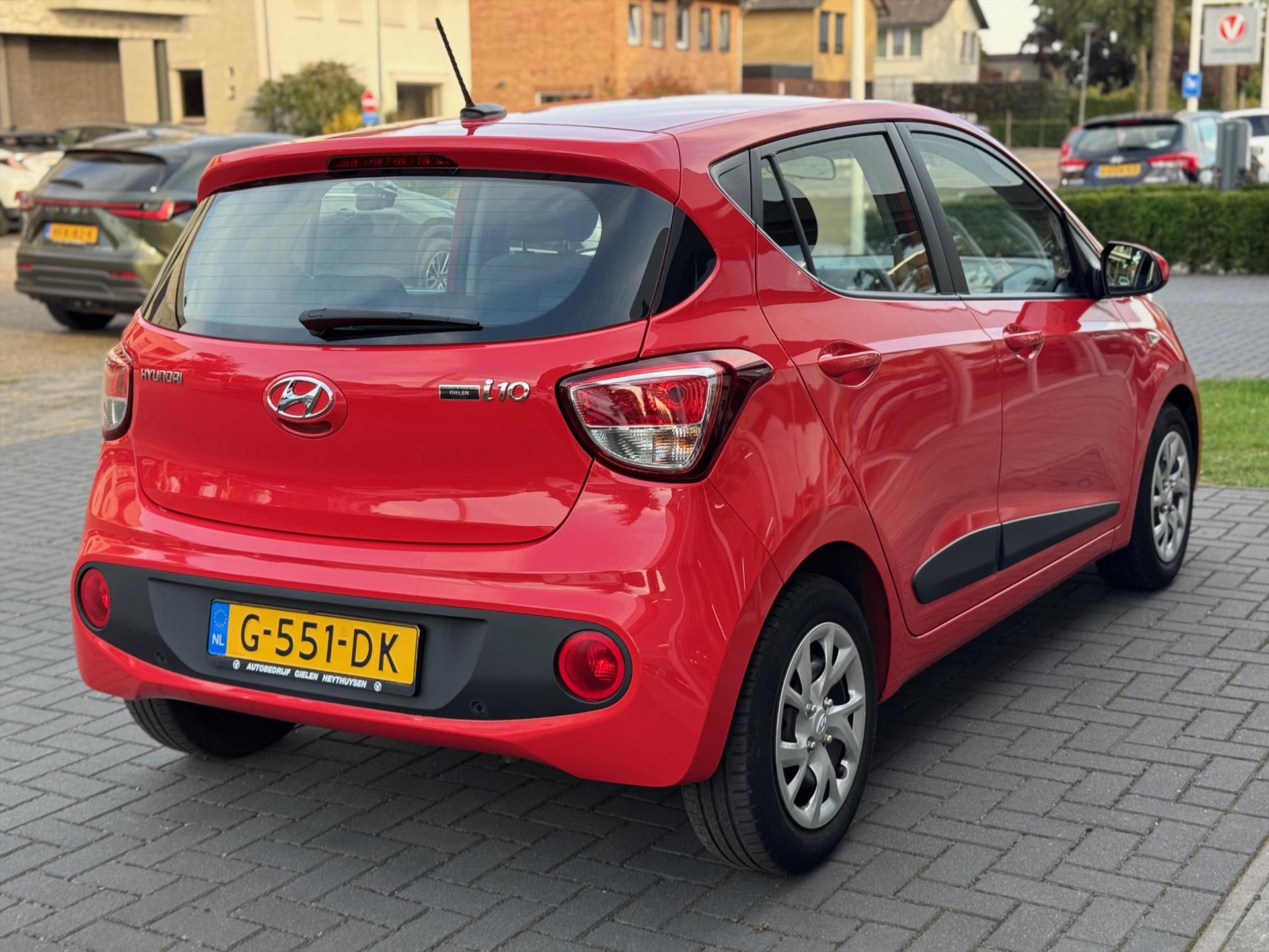 Hyundai i10 1.0i Comfort | Eerste eigenaar, Apple CarPlay/Android Auto, Lichtmetalen velgen, Cruise control, Navigatie, Parkeersensoren 47936309-3.jpg | Autobedrijf Gielen