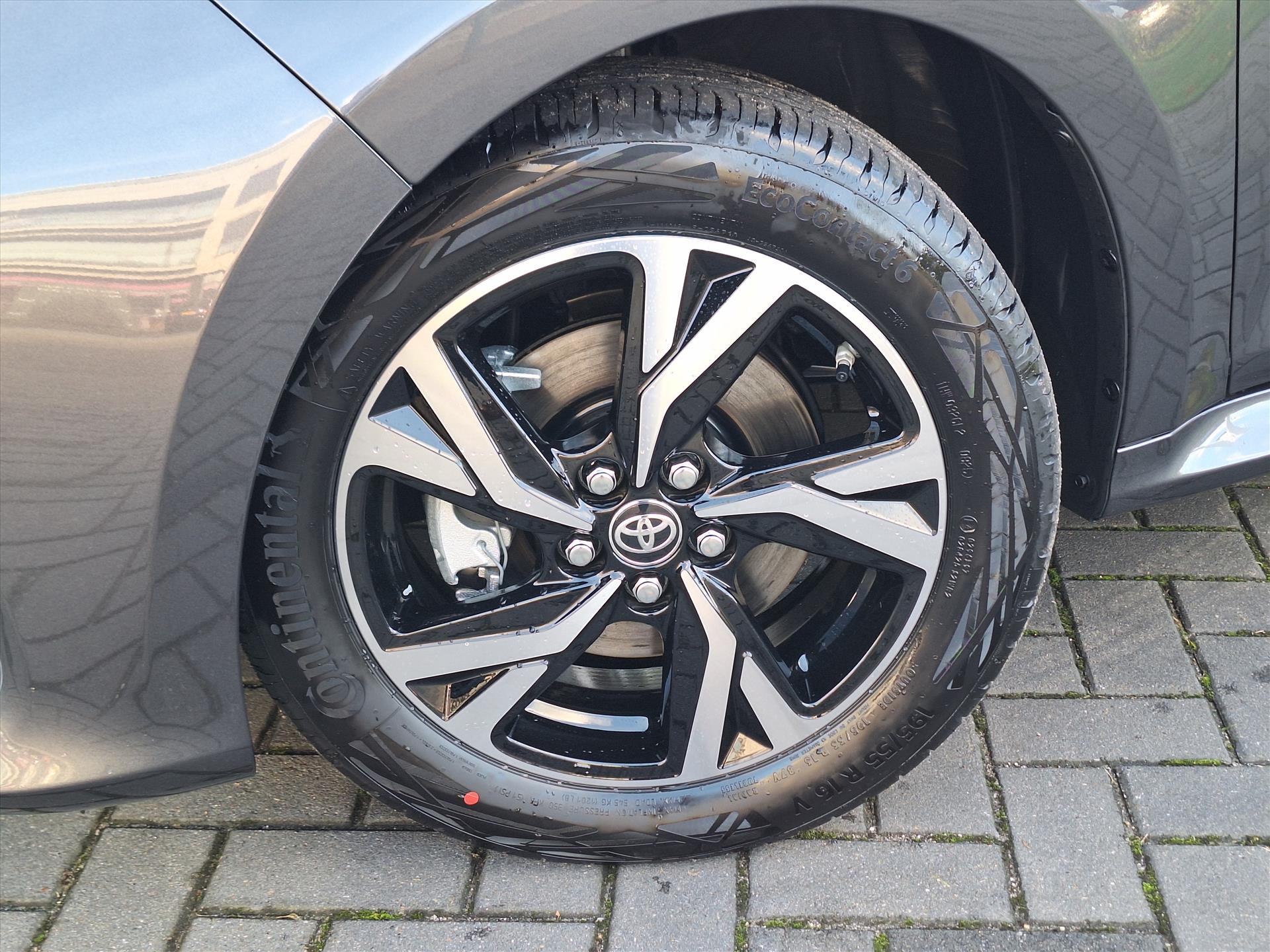 Toyota Yaris 1.5 Hybrid Dynamic Plus | Stoel + Stuurverwarming, Lichtmetalen velgen, Keyless, Licht + Regensensor, Startknop 47945712-3.jpg | Autobedrijf Gielen