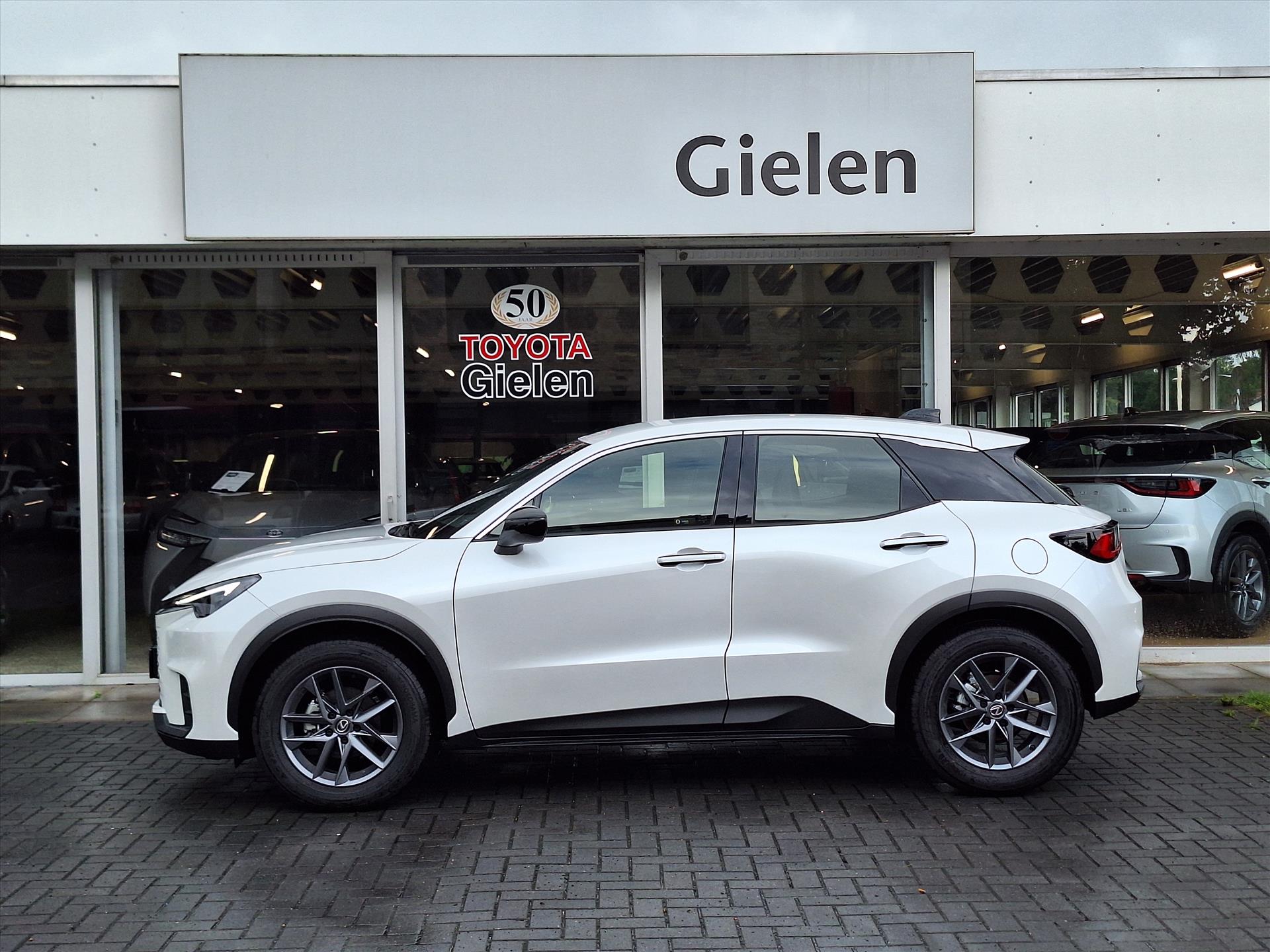 Lexus LBX 1.5 Comfort & Safety Pack | Dodehoekherkenning, Parkeersensoren, Keyless, Stoelverwarming 48113007-1.jpg | Autobedrijf Gielen