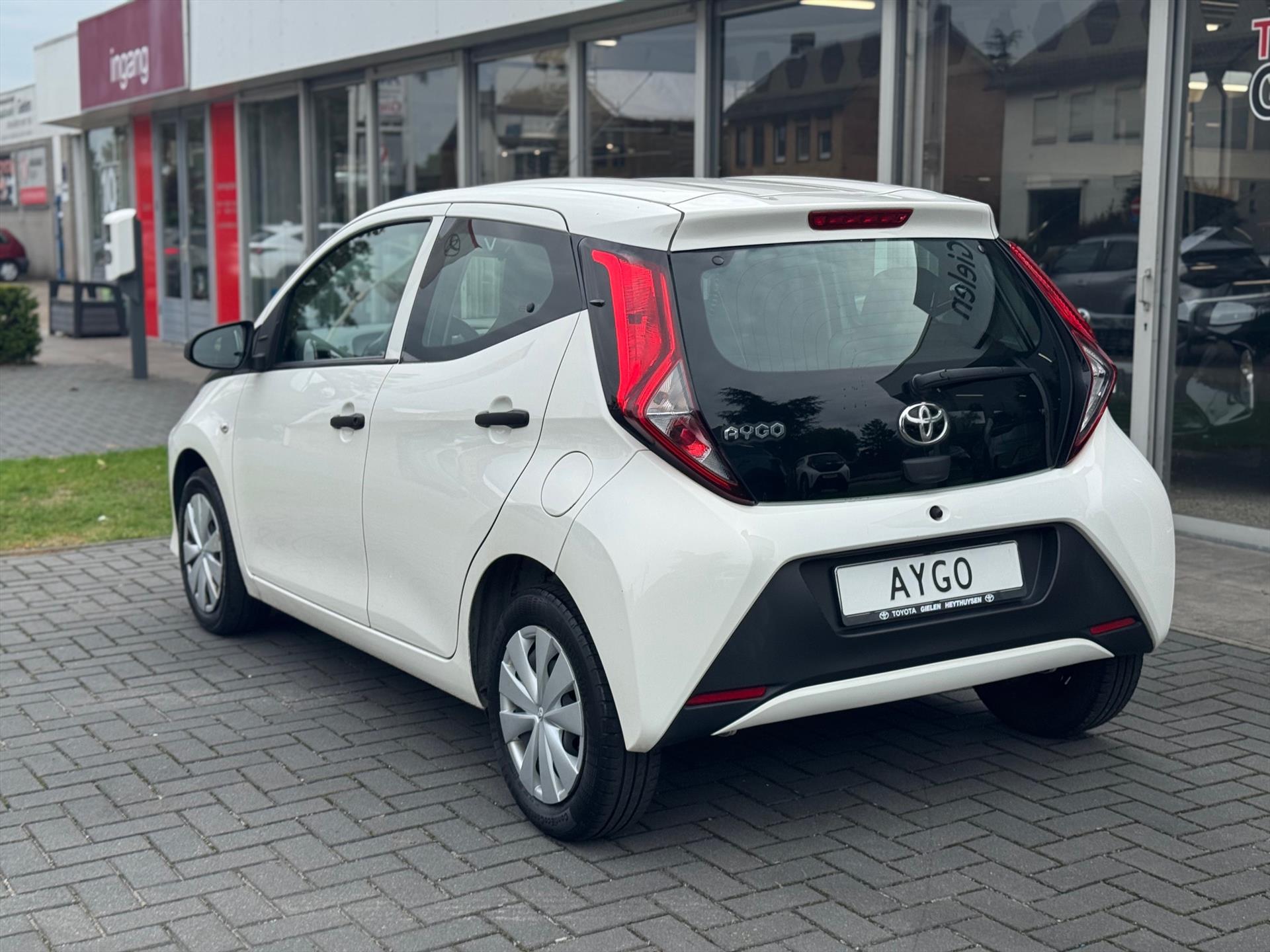 Toyota Aygo 1.0 VVT-i 72pk | Eerste eigenaar, 5 deurs, Stuurwielbedining, Snelheidsbegrenzer, Centrale deurvergrendeling met afstandsbedieni 48156462-3.jpg | Autobedrijf Gielen