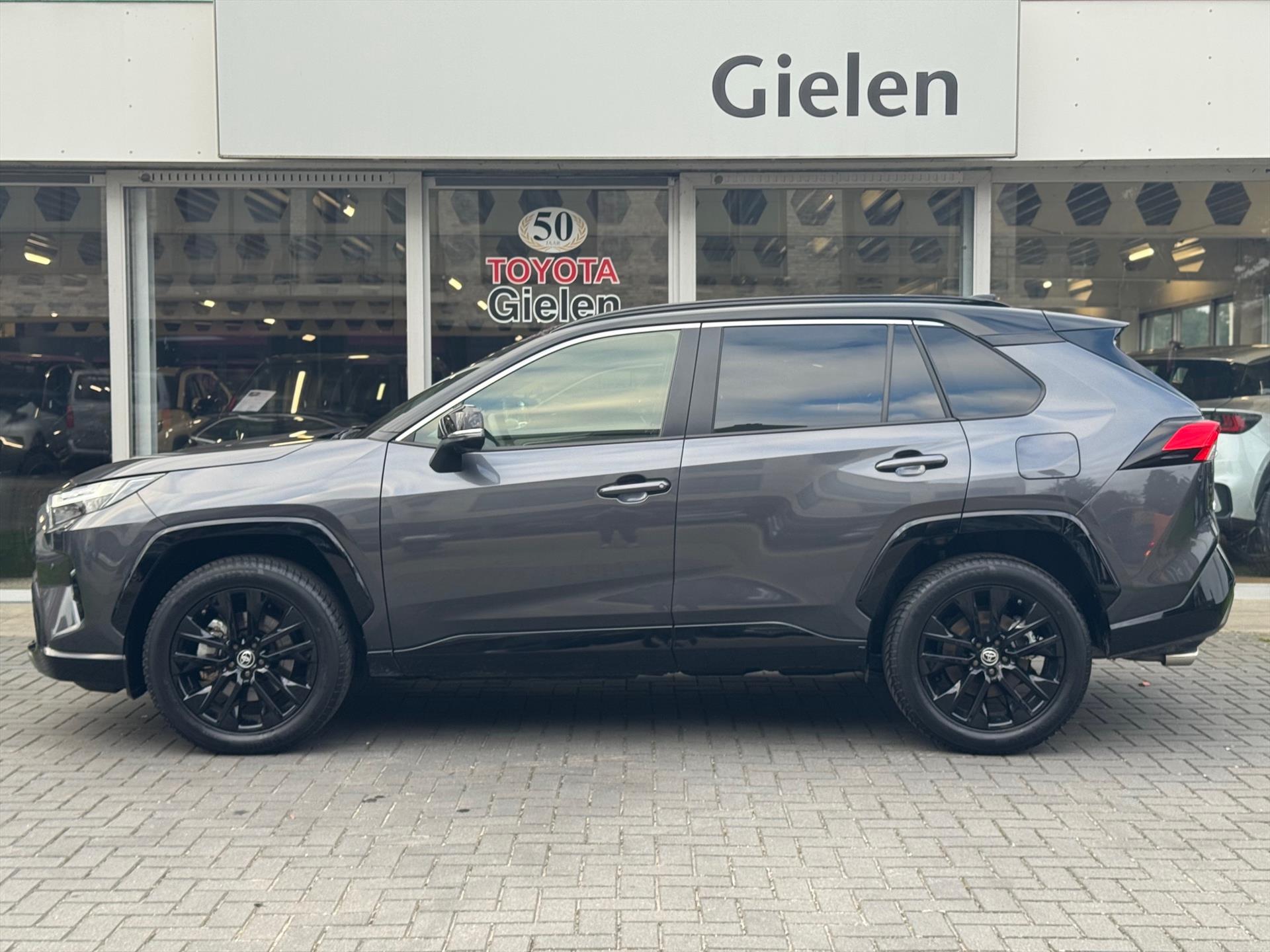 Toyota RAV4 2.5 Hybrid Bi-Tone Plus | JBL, Dodehoekherkenning, Parkeersensoren, Stoel + Stuurverwarming, 360 Camera 48242948-2.jpg | Autobedrijf Gielen