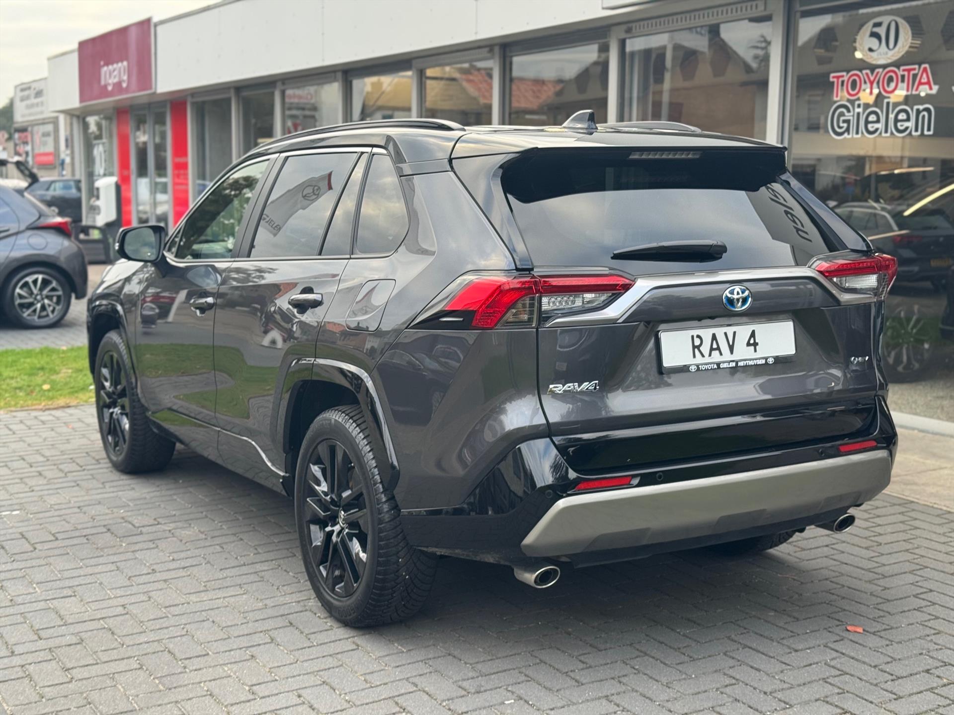 Toyota RAV4 2.5 Hybrid Bi-Tone Plus | JBL, Dodehoekherkenning, Parkeersensoren, Stoel + Stuurverwarming, 360 Camera 48242948-3.jpg | Autobedrijf Gielen