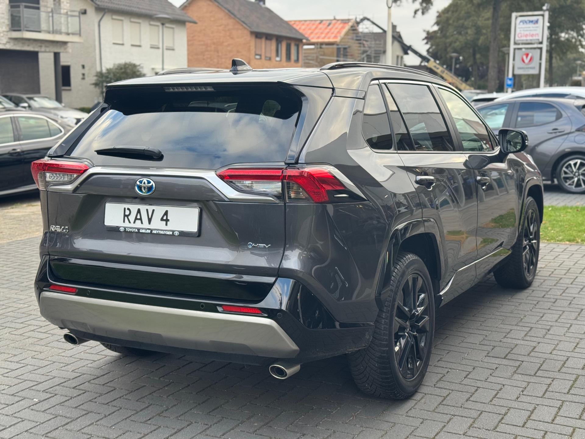 Toyota RAV4 2.5 Hybrid Bi-Tone Plus | JBL, Dodehoekherkenning, Parkeersensoren, Stoel + Stuurverwarming, 360 Camera 48242948-4.jpg | Autobedrijf Gielen