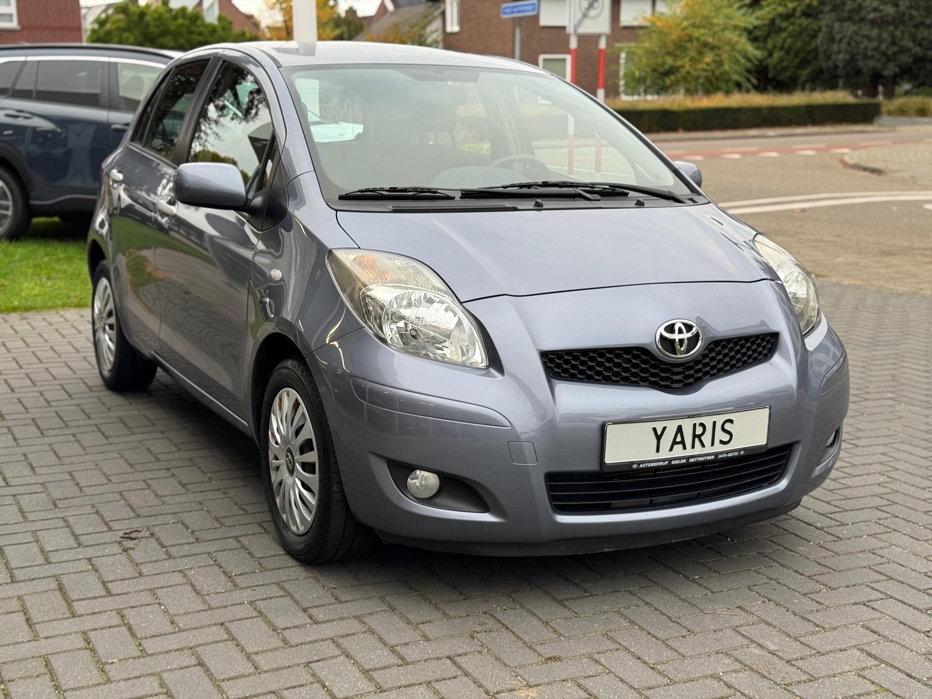 Toyota Yaris 1.3 VVT-i Automaat 5D Aspiration | 2e eigenaar, Parkeersensoren, Climate control, Elektrische ramen, Centrale deurvergrendeling 48292666-3.jpg | Autobedrijf Gielen