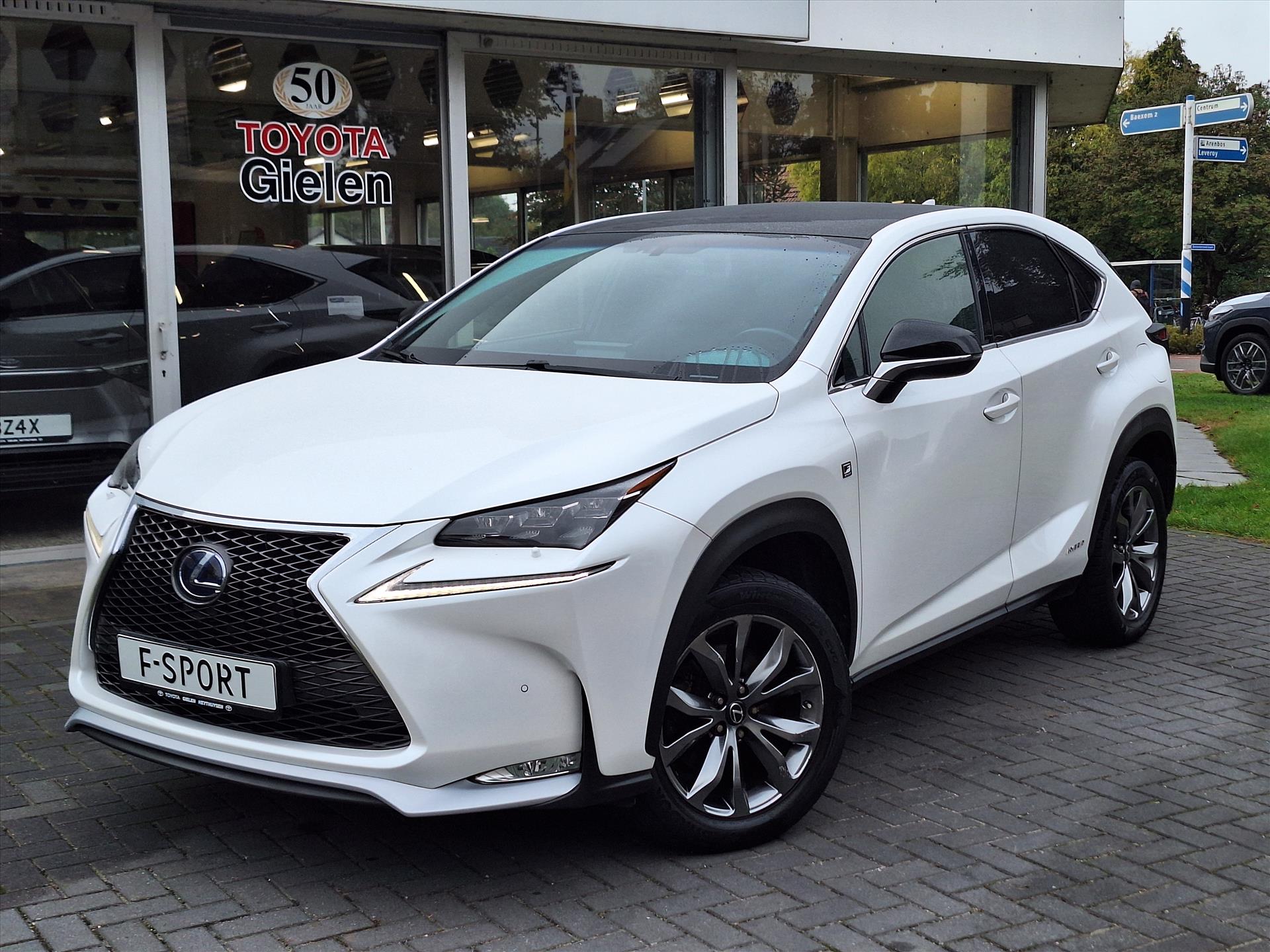 Lexus NX 300h AWD F Sport Line | Panoramadak, Leer, Stoelverwarming, Keyless, Elektrische achterklep, Parkeersensoren 48322008-1.jpg | Autobedrijf Gielen