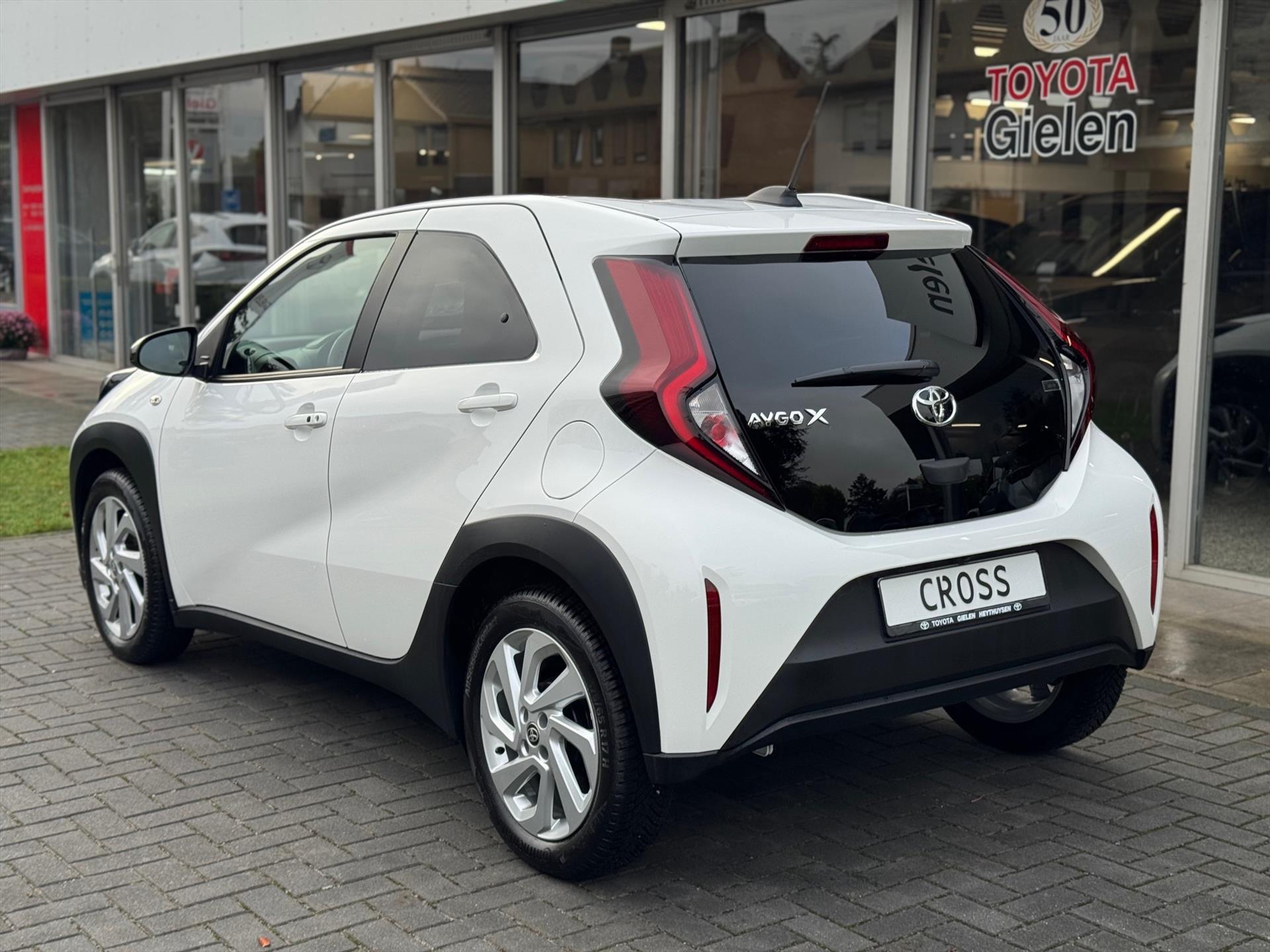 Toyota Aygo X 1.0 VVT-i MT First Plus | Lichtmetalen velgen, Climate control, Stoelverwarming, Keyless, Apple CarPlay/Android auto 48326626-3.jpg | Autobedrijf Gielen