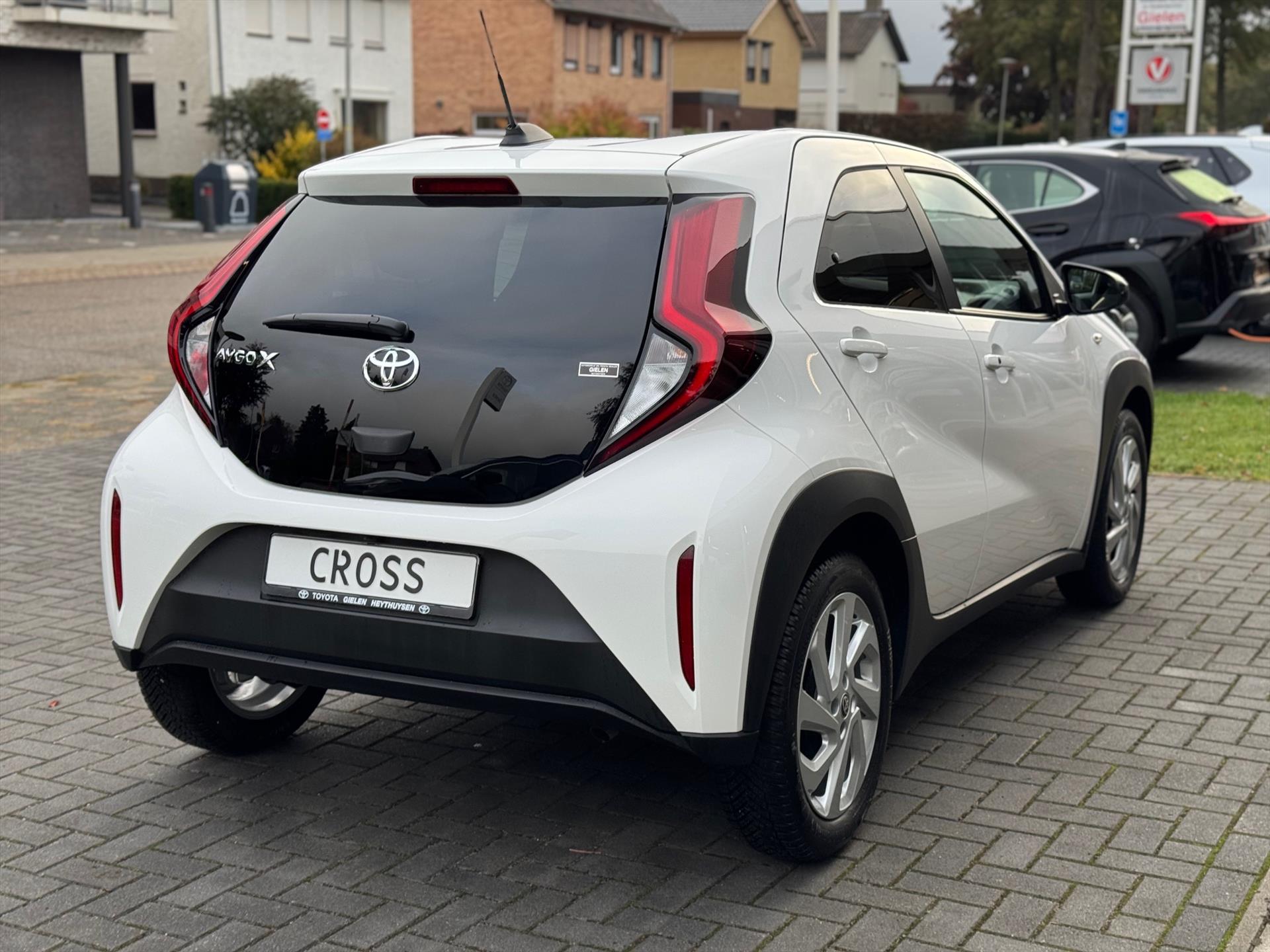 Toyota Aygo X 1.0 VVT-i MT First Plus | Lichtmetalen velgen, Climate control, Stoelverwarming, Keyless, Apple CarPlay/Android auto 48326626-4.jpg | Autobedrijf Gielen