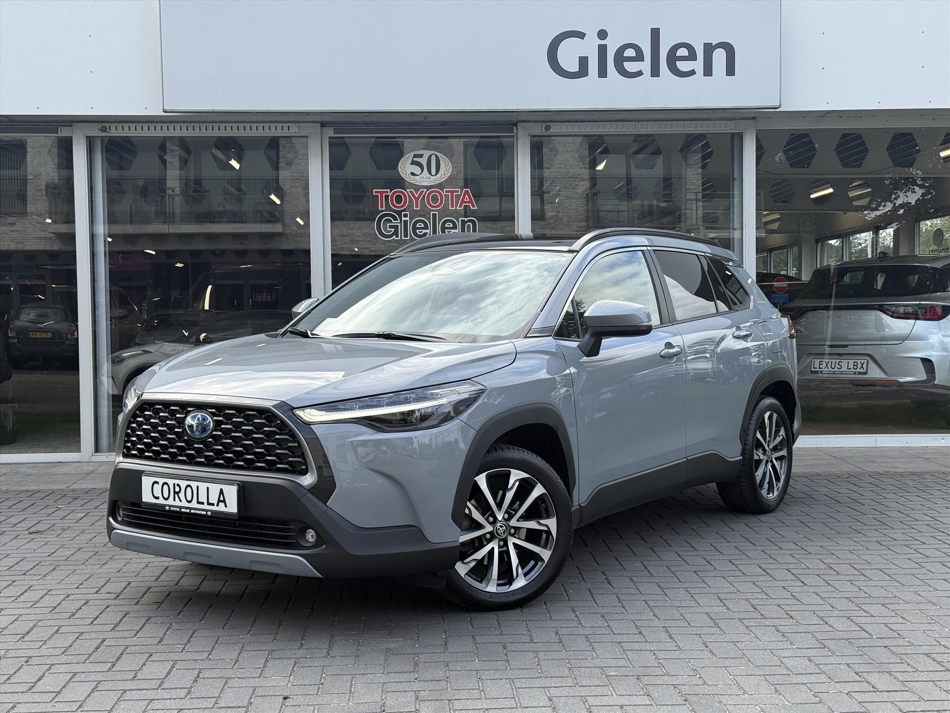 Toyota Corolla Cross 2.0 High Power Hybrid Executive | JBL, Panoramadak, Leer, Stoel + Stuurverwarming, 18 inch, Keyless, LED 48407859-0.jpg | Autobedrijf Gielen