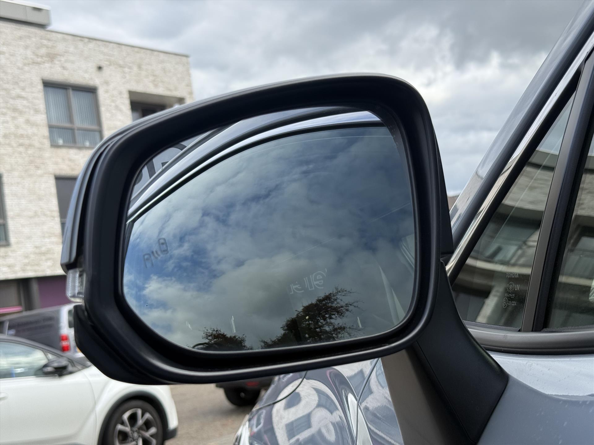 Toyota Corolla Cross 2.0 High Power Hybrid Executive | JBL, Panoramadak, Leer, Stoel + Stuurverwarming, 18 inch, Keyless, LED 48407859-2.jpg | Autobedrijf Gielen