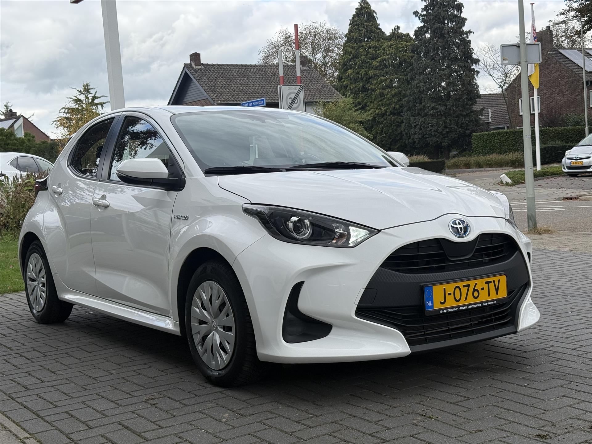 Toyota Yaris 1.5 Hybrid 116pk Active | Apple CarPlay/Android auto, Parkeercamera, Adaptive cruise control, Regensensor 48498371-3.jpg | Autobedrijf Gielen