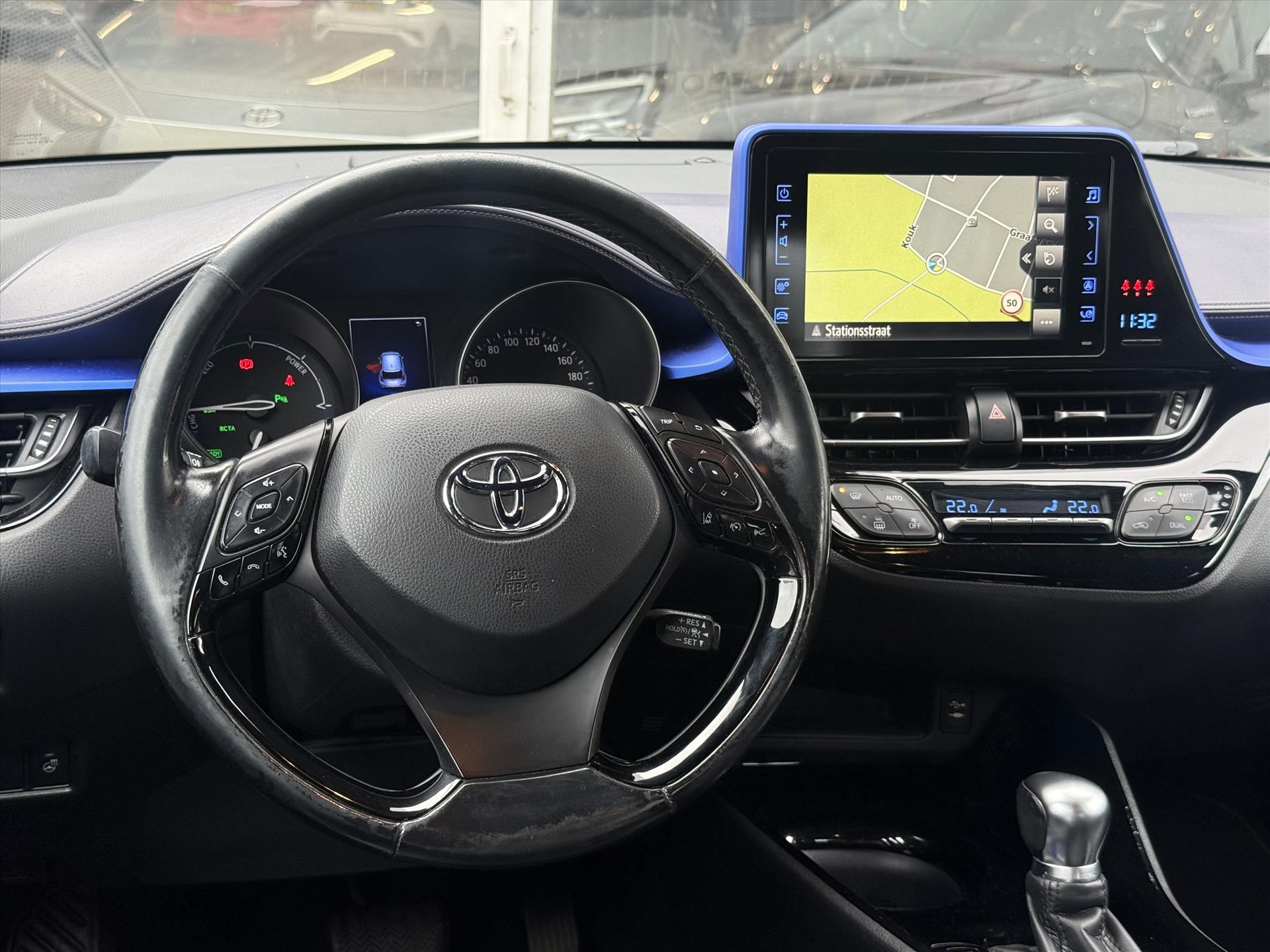 Toyota C-HR 1.8 Hybrid Bi-Tone Plus | Leer, Stoel + Stuurverwarming, Navigatie, Dodehoekherkenning, Parkeersensoren 48507331-22.jpg | Autobedrijf Gielen