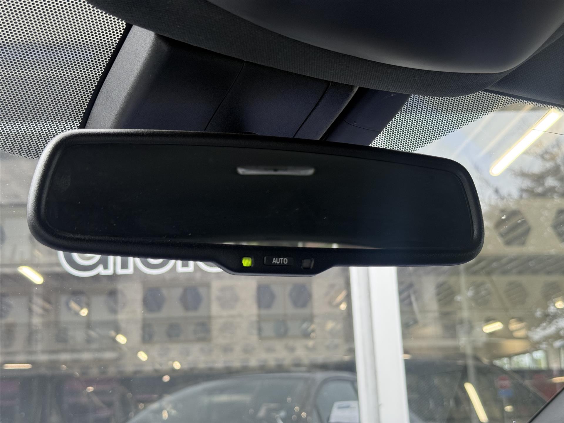 Toyota C-HR 1.8 Hybrid Bi-Tone Plus | Leer, Stoel + Stuurverwarming, Navigatie, Dodehoekherkenning, Parkeersensoren 48507331-42.jpg | Autobedrijf Gielen