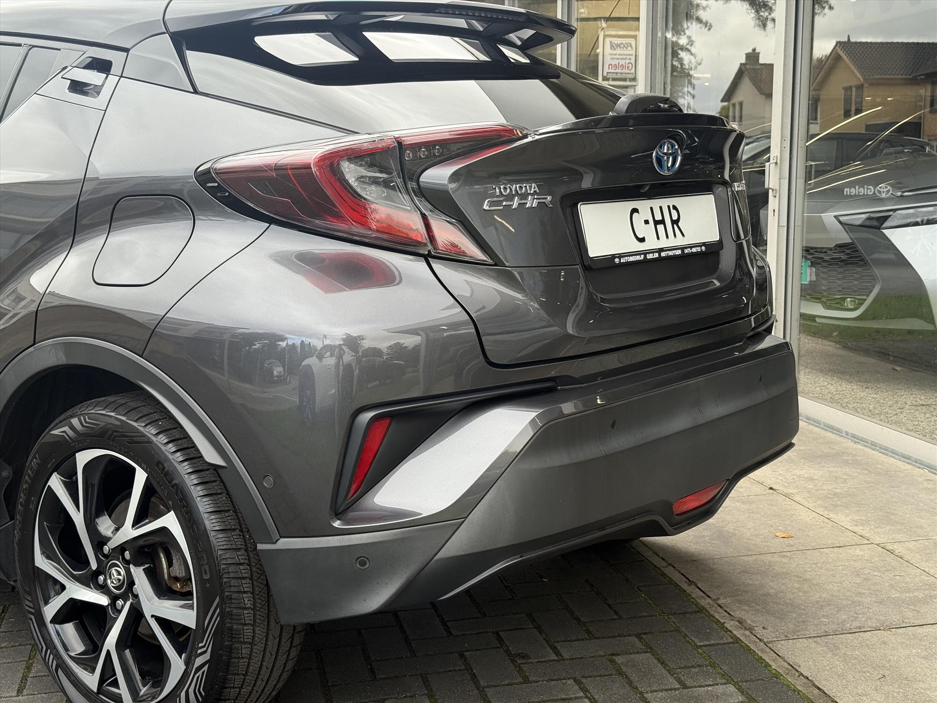 Toyota C-HR 1.8 Hybrid Bi-Tone Plus | Leer, Stoel + Stuurverwarming, Navigatie, Dodehoekherkenning, Parkeersensoren 48507331-9.jpg | Autobedrijf Gielen