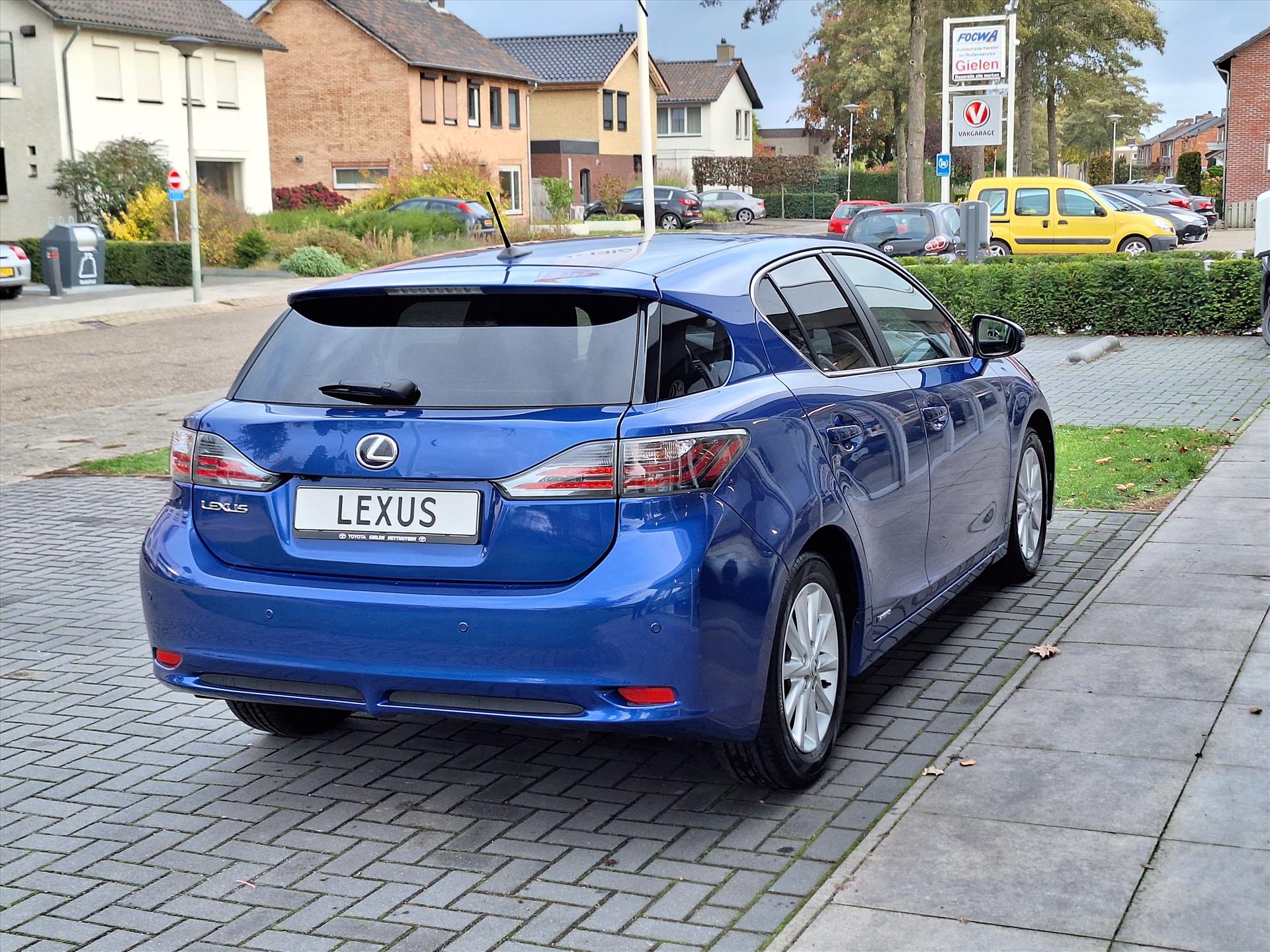 Lexus CT 200h Business Line Pro | Navigatie, Parkeersensoren, 16 inch, Cruise control, Keyless, Stoelverwarming 48551669-1.jpg | Autobedrijf Gielen
