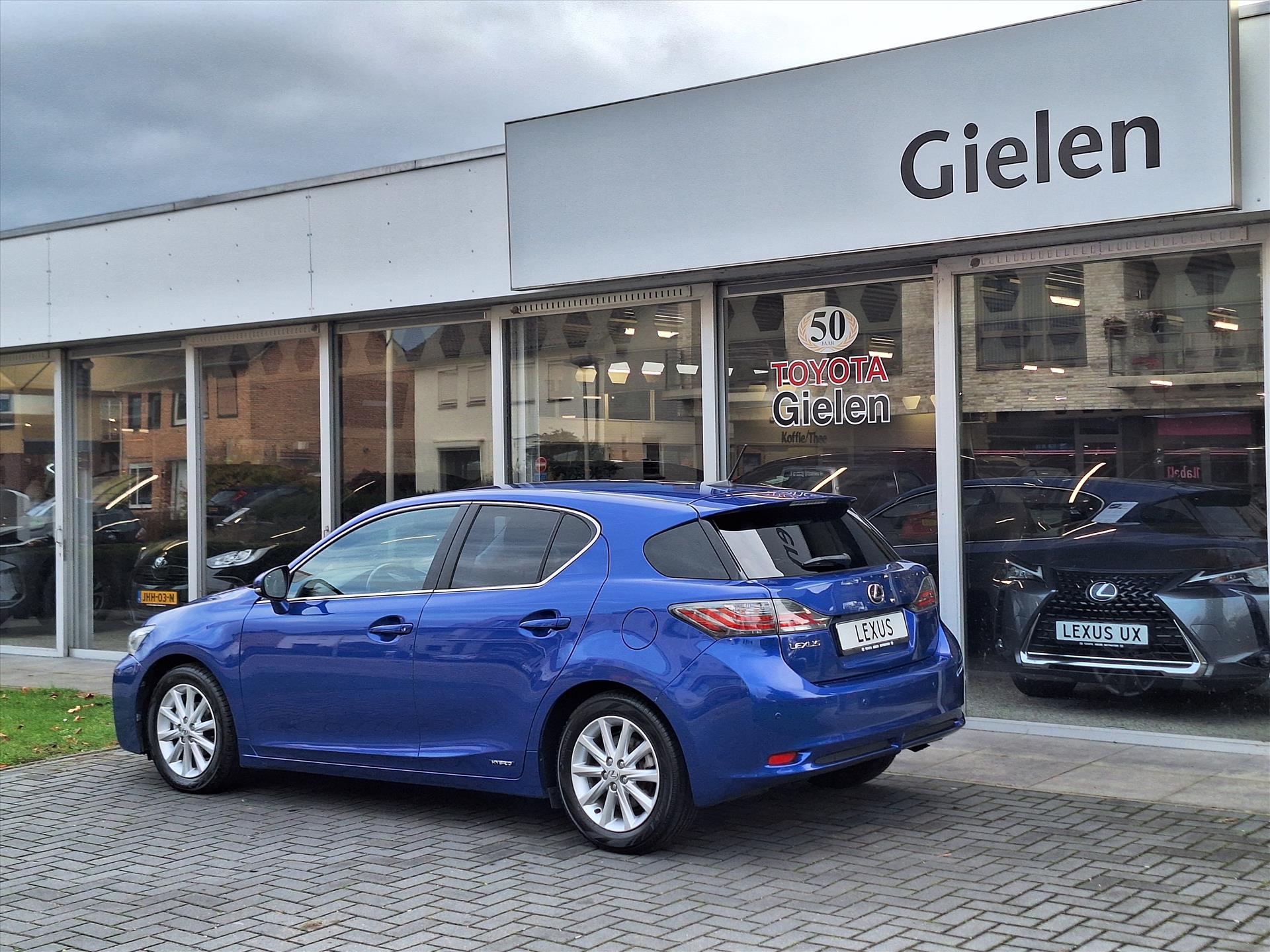 Lexus CT 200h Business Line Pro | Navigatie, Parkeersensoren, 16 inch, Cruise control, Keyless, Stoelverwarming 48551669-4.jpg | Autobedrijf Gielen