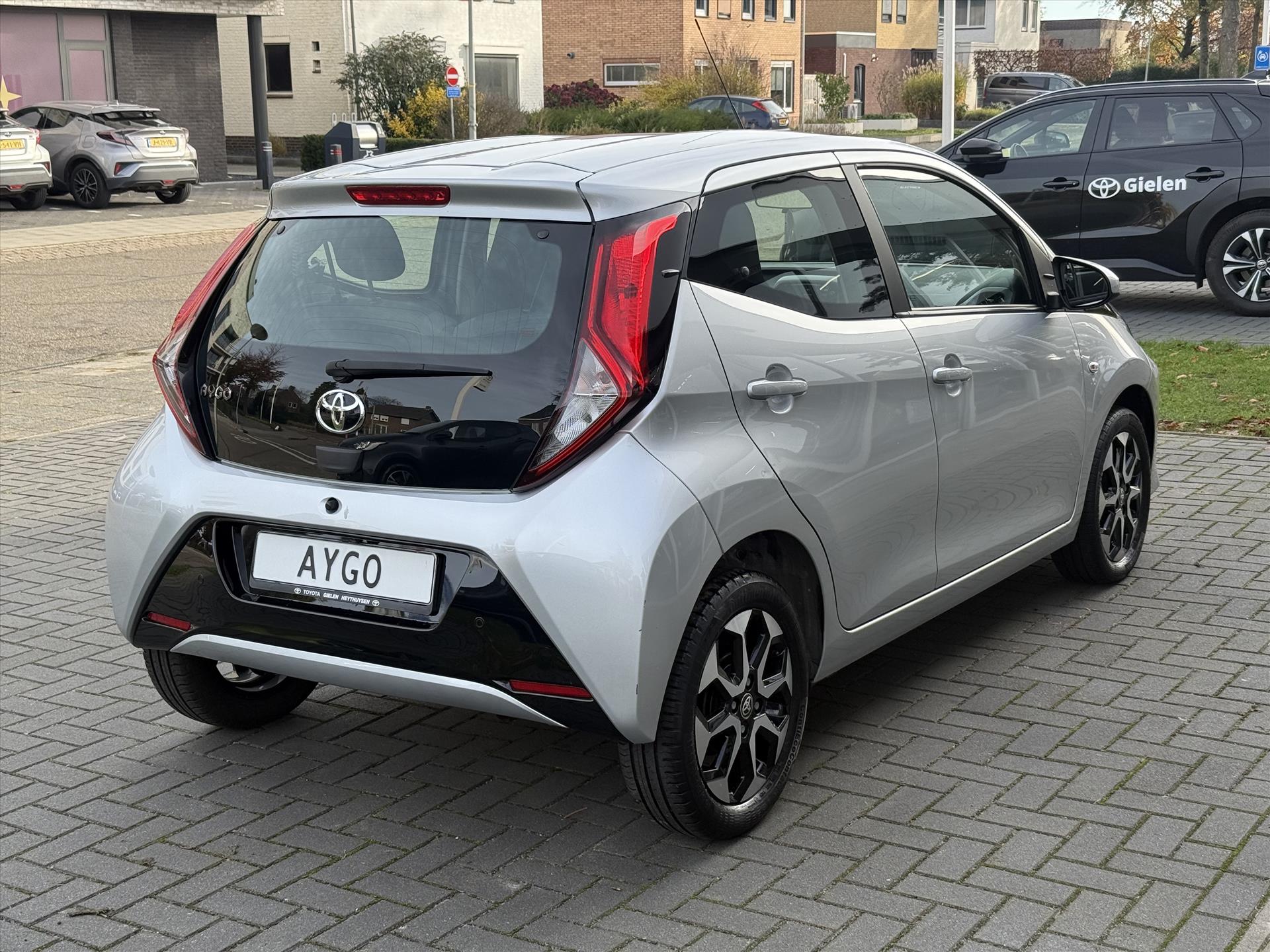 Toyota Aygo 1.0 VVT-i Automaat X-Joy | Lichtmetalen velgen, Apple CarPlay/Android auto, Parkeercamera, In hoogte verstelbare stoel 48598438-2.jpg | Autobedrijf Gielen