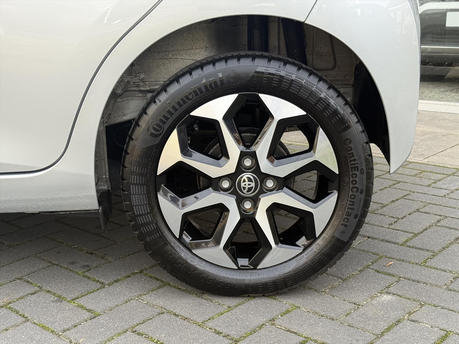 Toyota Aygo 1.0 VVT-i Automaat X-Joy | Lichtmetalen velgen, Apple CarPlay/Android auto, Parkeercamera, In hoogte verstelbare stoel 48598438-4.jpg | Autobedrijf Gielen