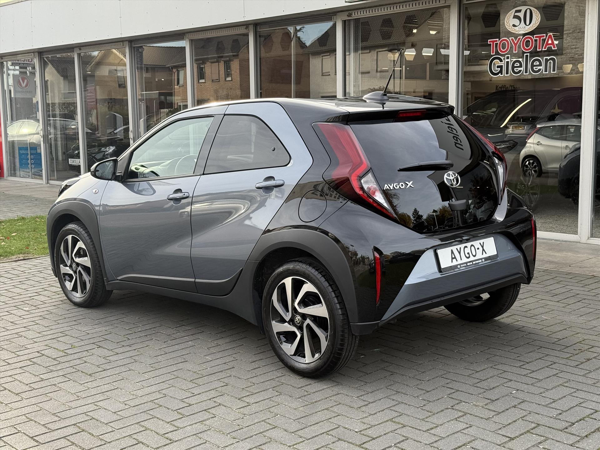 Toyota Aygo X 1.0 VVT-i S-CVT Automaat Pulse Plus | Stoelverwarming, Apple CarPlay/Android auto, Lichtmetalen velgen, Bi-Tone 48598489-2.jpg | Autobedrijf Gielen