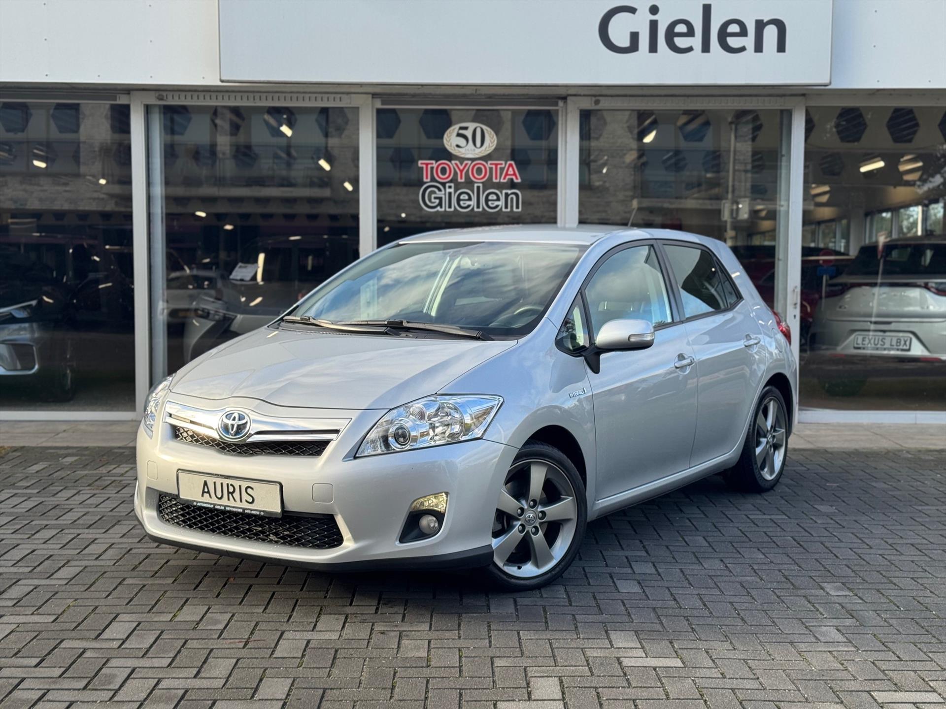 Toyota Auris 1.8 Full Hybrid Executive | Eerste eigenaar, Trekhaak, Navigatie, Keyless, 17 inch, Camera, Cruise control, Nieuw geleverd & ond 48610627-0.jpg | Autobedrijf Gielen