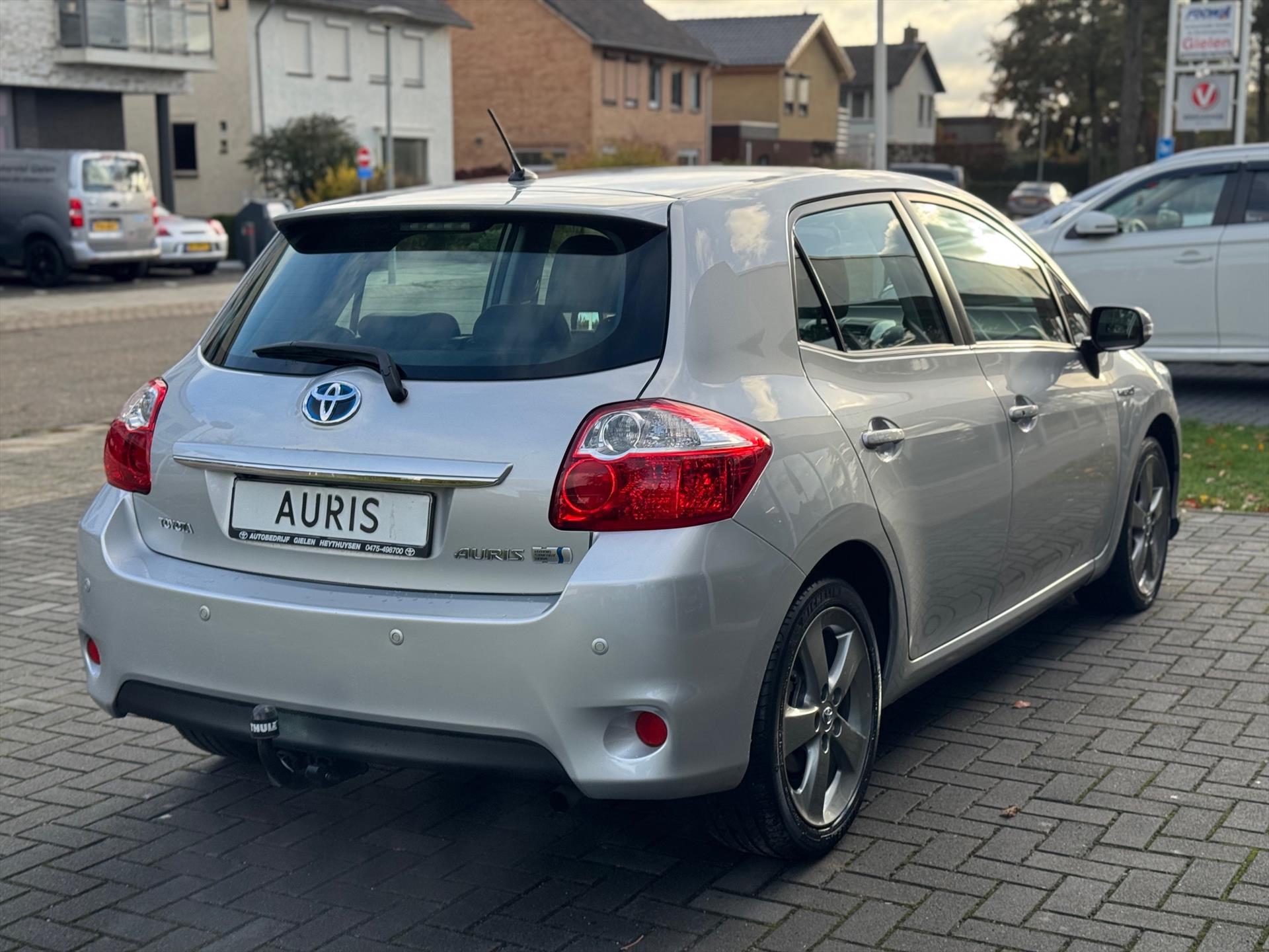 Toyota Auris 1.8 Full Hybrid Executive | Eerste eigenaar, Trekhaak, Navigatie, Keyless, 17 inch, Camera, Cruise control, Nieuw geleverd & ond 48610627-3.jpg | Autobedrijf Gielen