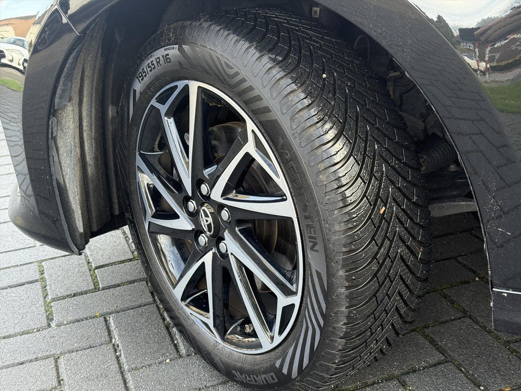 Toyota Yaris 1.5 Hybrid Dynamic Plus | Stoelverwarming, 16 inch, LED, Apple CarPlay/Android Auto, Parkeercamera, Keyless 48673482-4.jpg | Autobedrijf Gielen