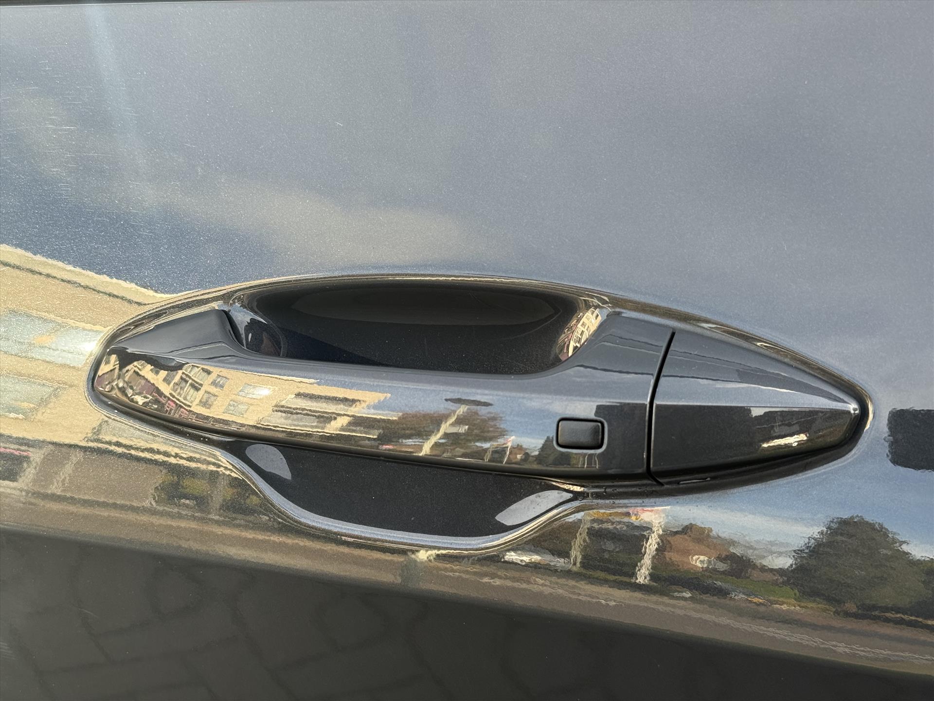 Kia Sportage 1.6 T-GDi HEV DynamicLine | Stoel + Stuurverwarming, Groot scherm, CarPlay, Keyless, 18inch, Parkeersensoren, December 2023 48717947-2.jpg | Autobedrijf Gielen