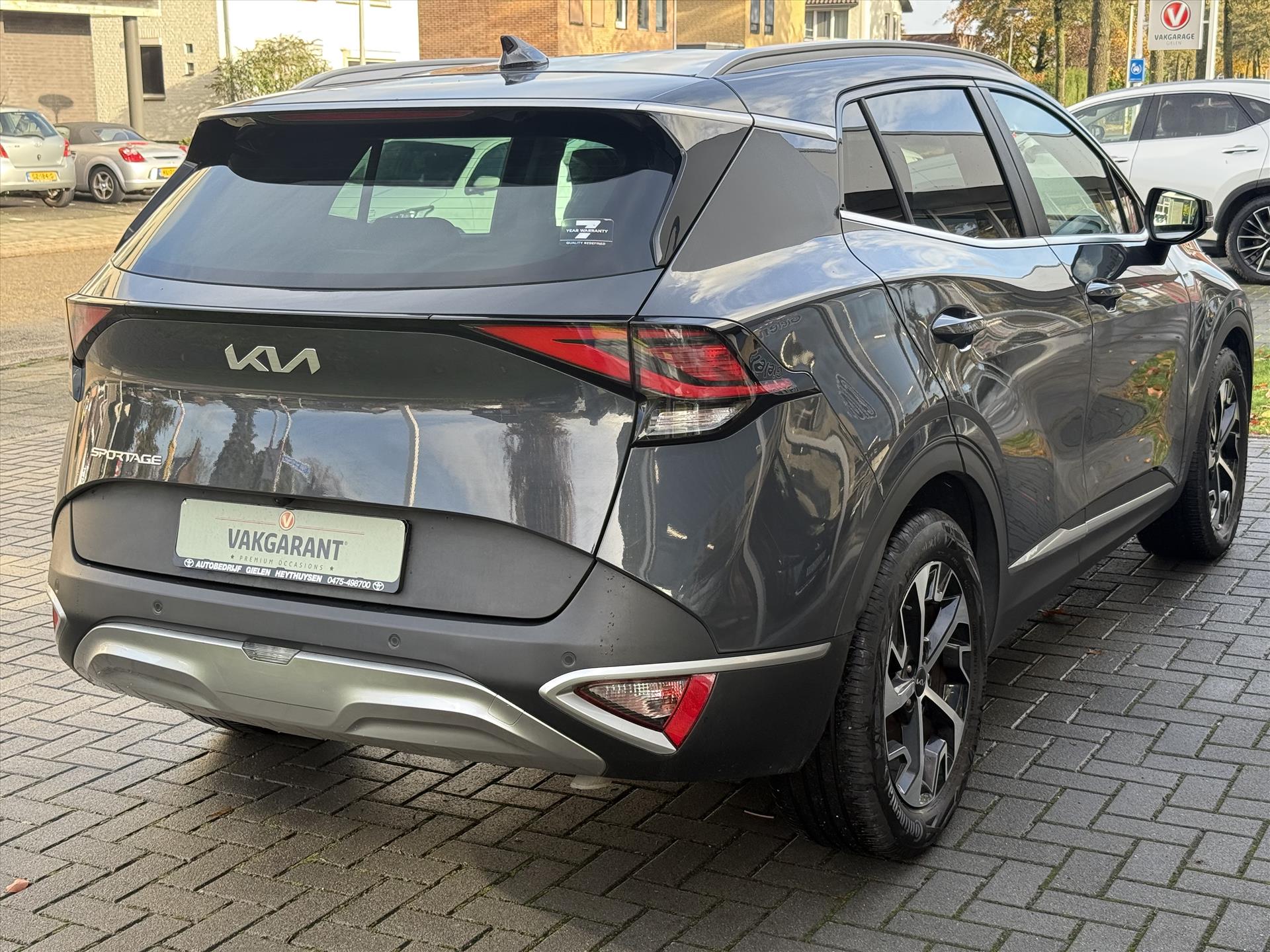 Kia Sportage 1.6 T-GDi HEV DynamicLine | Stoel + Stuurverwarming, Groot scherm, CarPlay, Keyless, 18inch, Parkeersensoren, December 2023 48717947-4.jpg | Autobedrijf Gielen