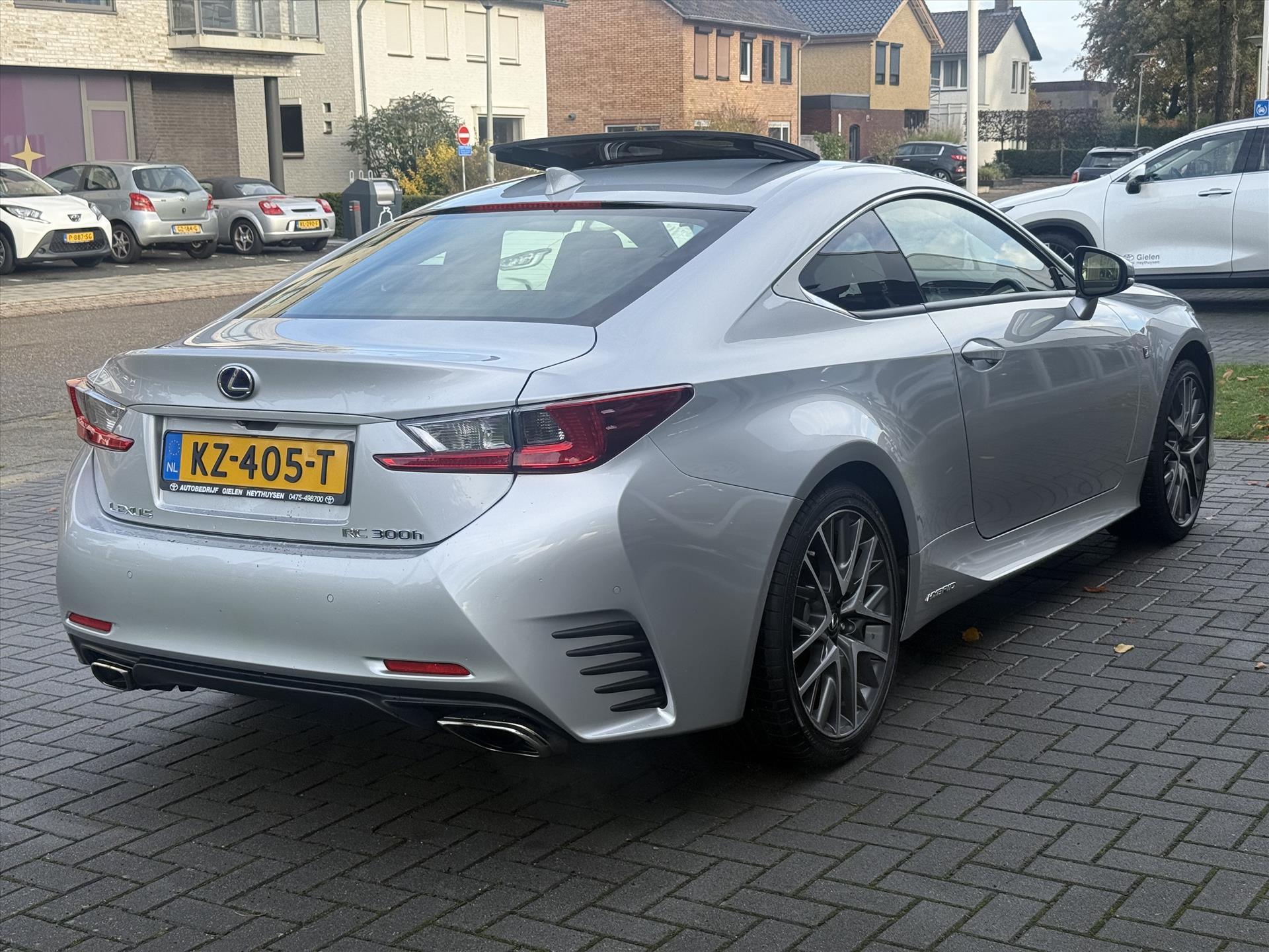 Lexus RC 300h F Sport Line | Schuifdak, Parkeersensoren, Stoelventilatie + verwarming, Leer, Dodehoekherkenning, Navigatie 48721420-10.jpg | Autobedrijf Gielen