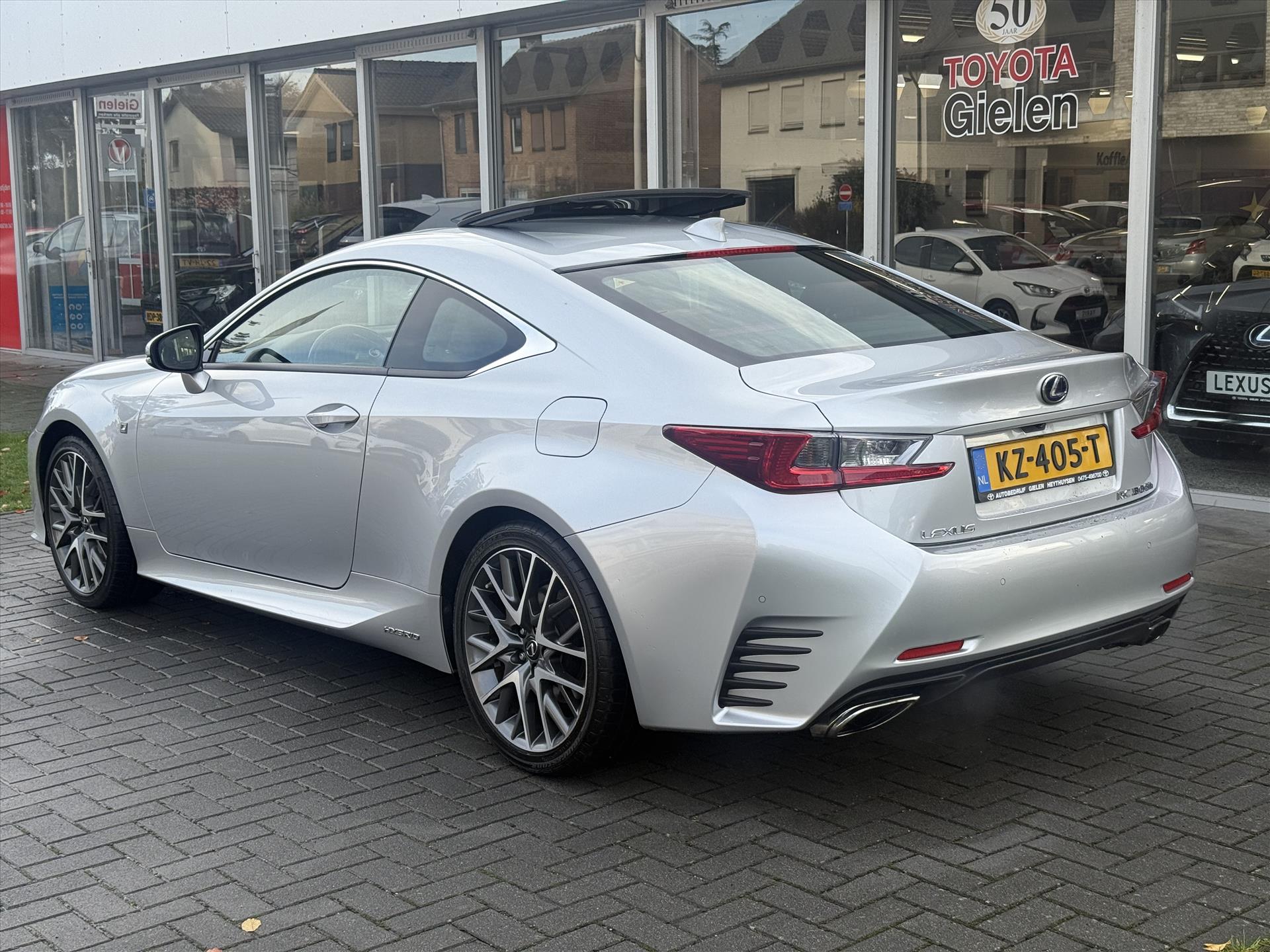 Lexus RC 300h F Sport Line | Schuifdak, Parkeersensoren, Stoelventilatie + verwarming, Leer, Dodehoekherkenning, Navigatie 48721420-11.jpg | Autobedrijf Gielen