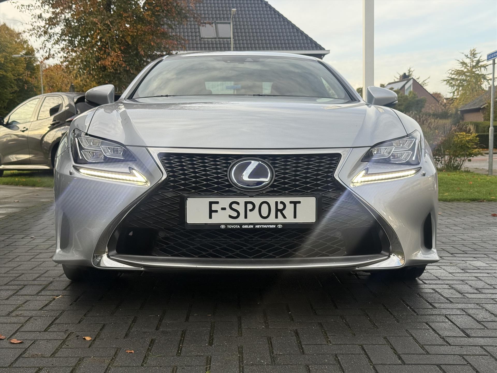 Lexus RC 300h F Sport Line | Schuifdak, Parkeersensoren, Stoelventilatie + verwarming, Leer, Dodehoekherkenning, Navigatie 48721420-14.jpg | Autobedrijf Gielen