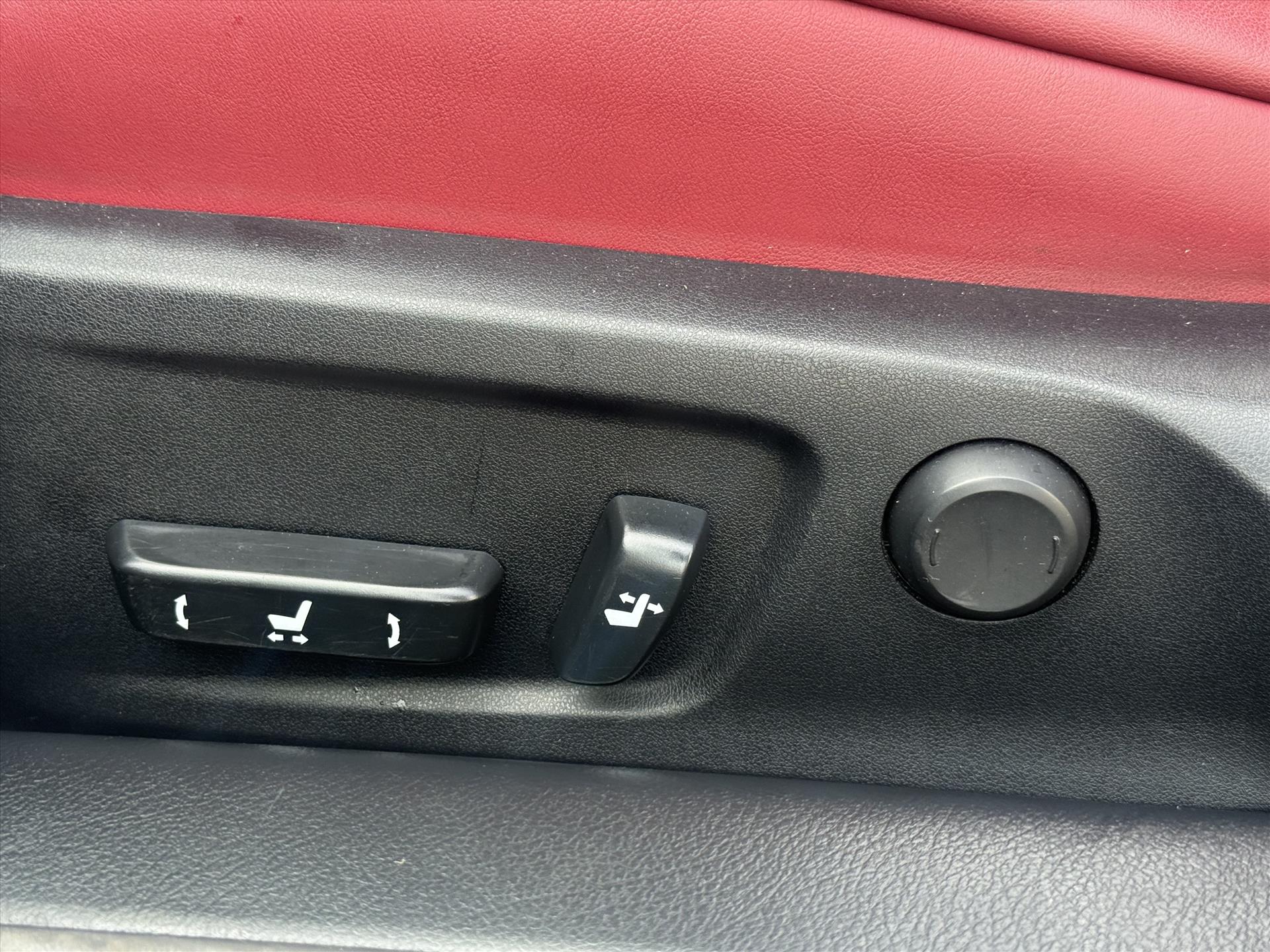 Lexus RC 300h F Sport Line | Schuifdak, Parkeersensoren, Stoelventilatie + verwarming, Leer, Dodehoekherkenning, Navigatie 48721420-18.jpg | Autobedrijf Gielen